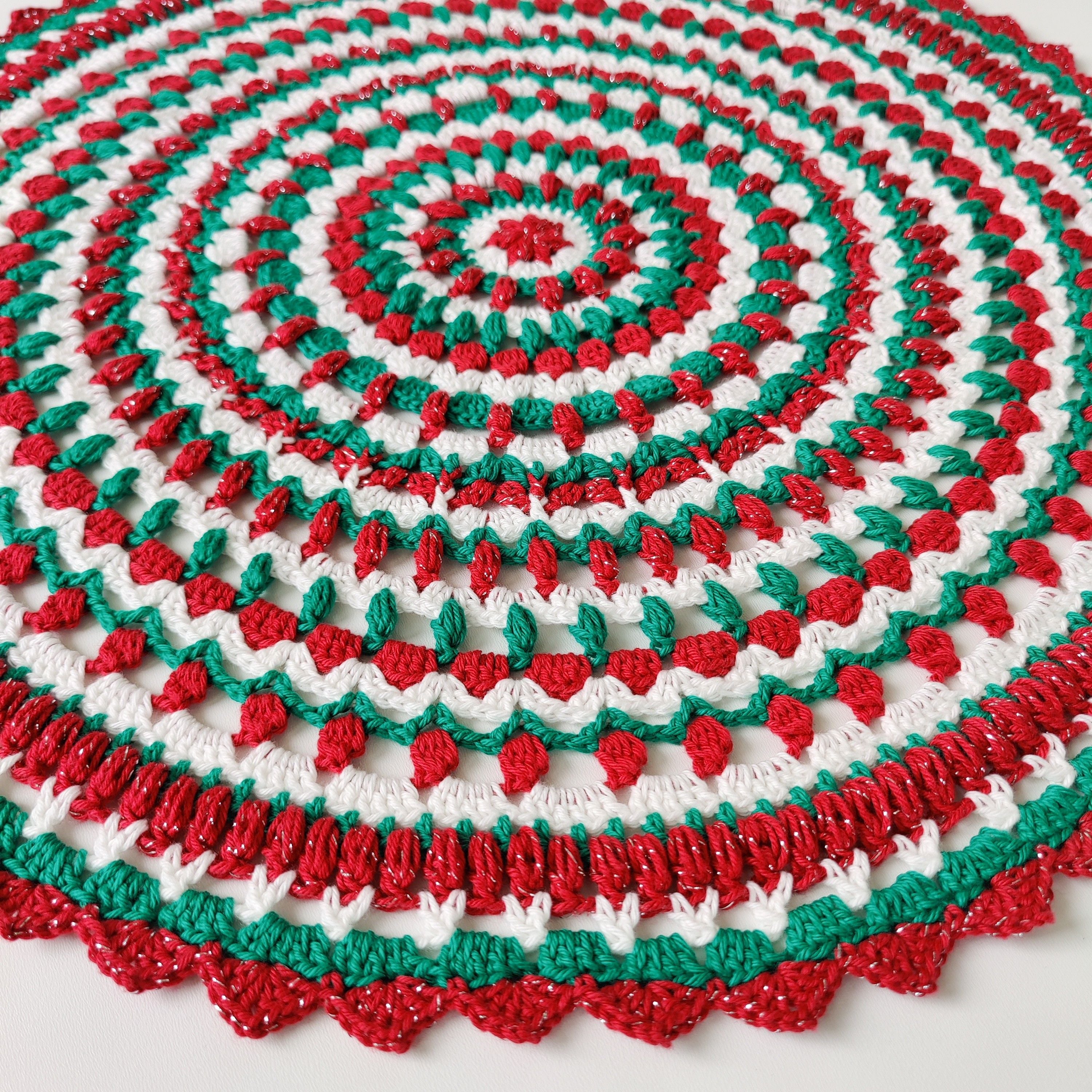 hobbii-holly-jolly-christmas-doily-h-kelanleitung-rund image 2