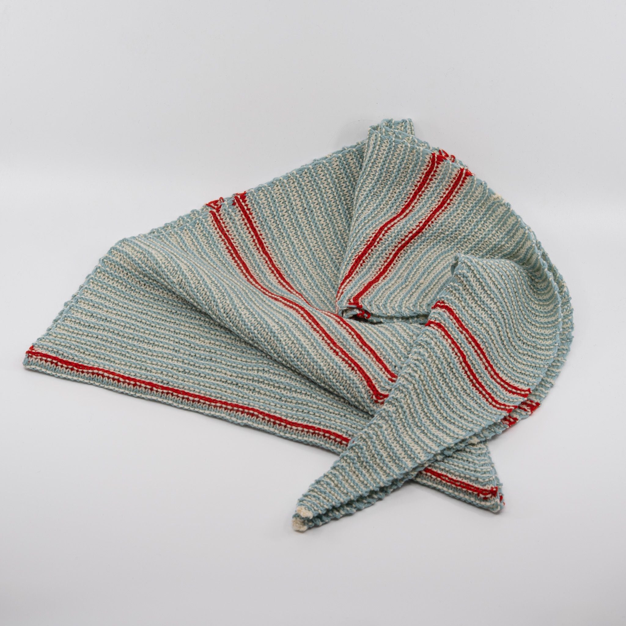 hobbii-sisters-scarf-strickanleitung-schal-one-size-zweifarbig image 4
