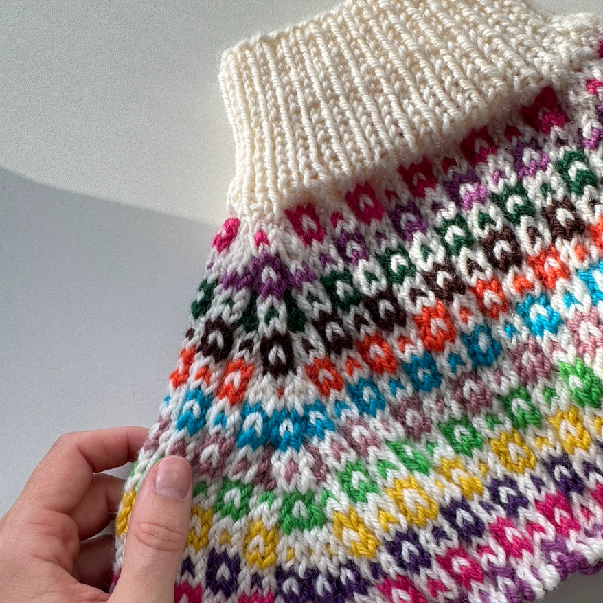 hobbii-easy-colour-sweater-junior-strickanleitung-2j image 2