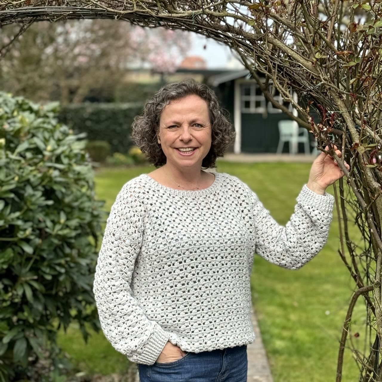 hobbii-anleitungen-flower-pullover-h-kelpullover-xs-3xl-lochmuster image 2