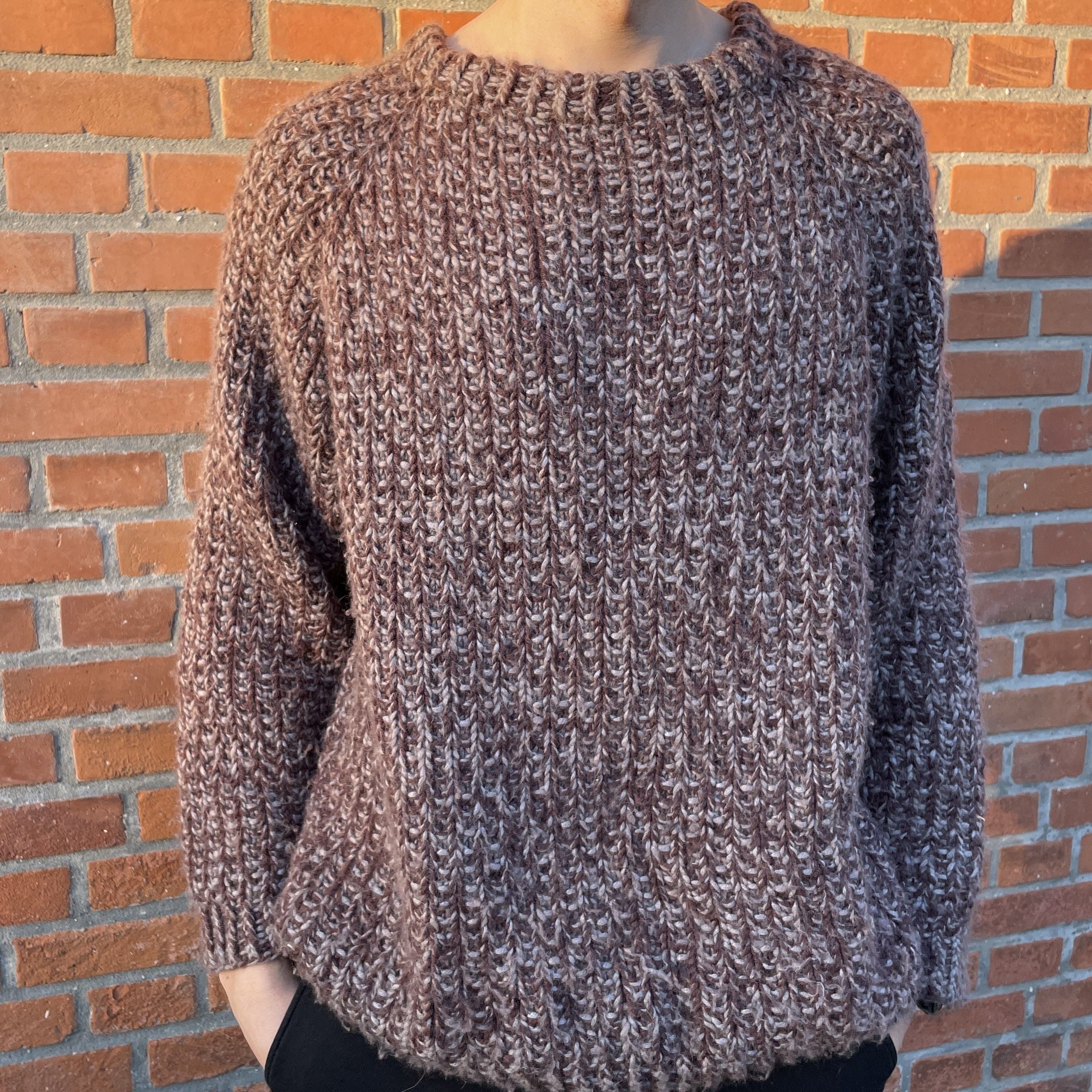 hobbii-easy-evening-sweater-man-strickanleitung-xs-4xl image 1