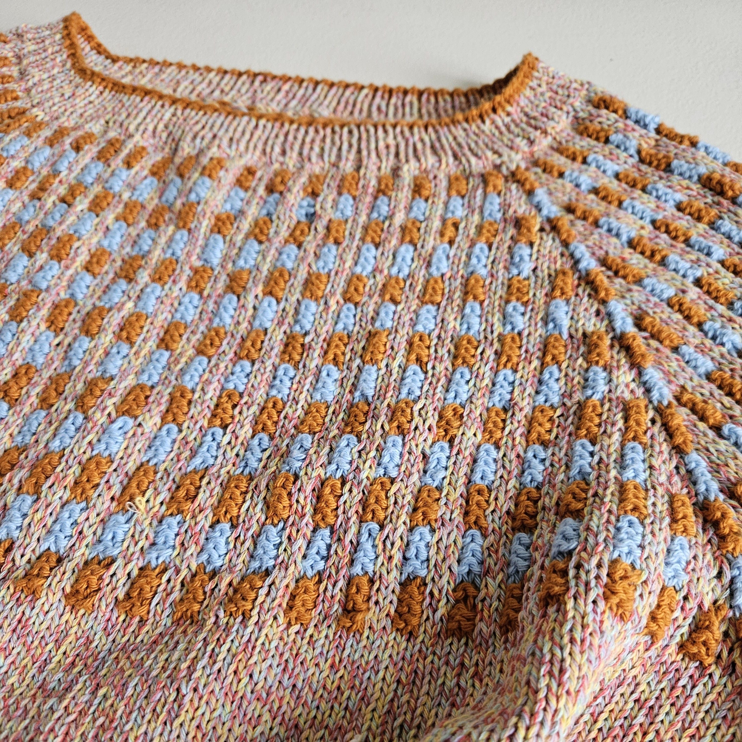 hobbii-sommer-i-byen-t-shirt-strickanleitung-pdf-passe image 5