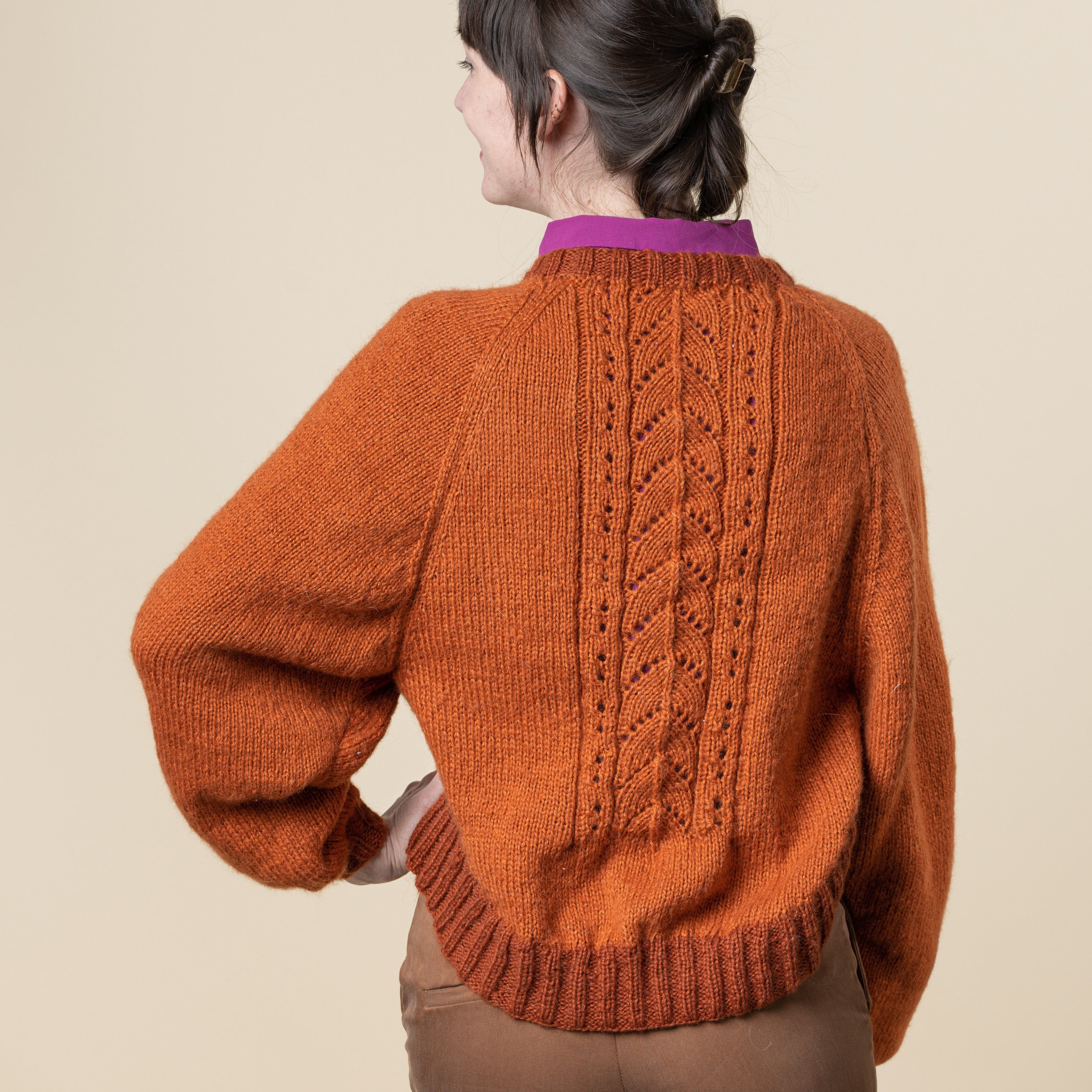 hobbii-fluffy-freya-pullover-strickanleitung-xs-3xl-lochmuster image 7