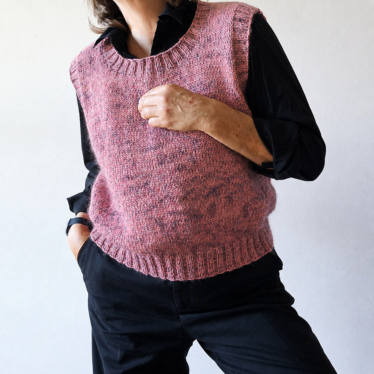 hobbii-anleitungen-jane-vibrant-pullunder-strickanleitung-pdf-s-2xl image 1