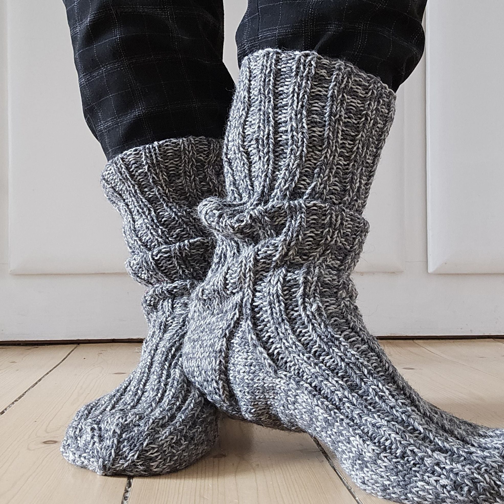 hobbii-folmer-dicke-wollsocken-strickanleitung-39-46 image 1