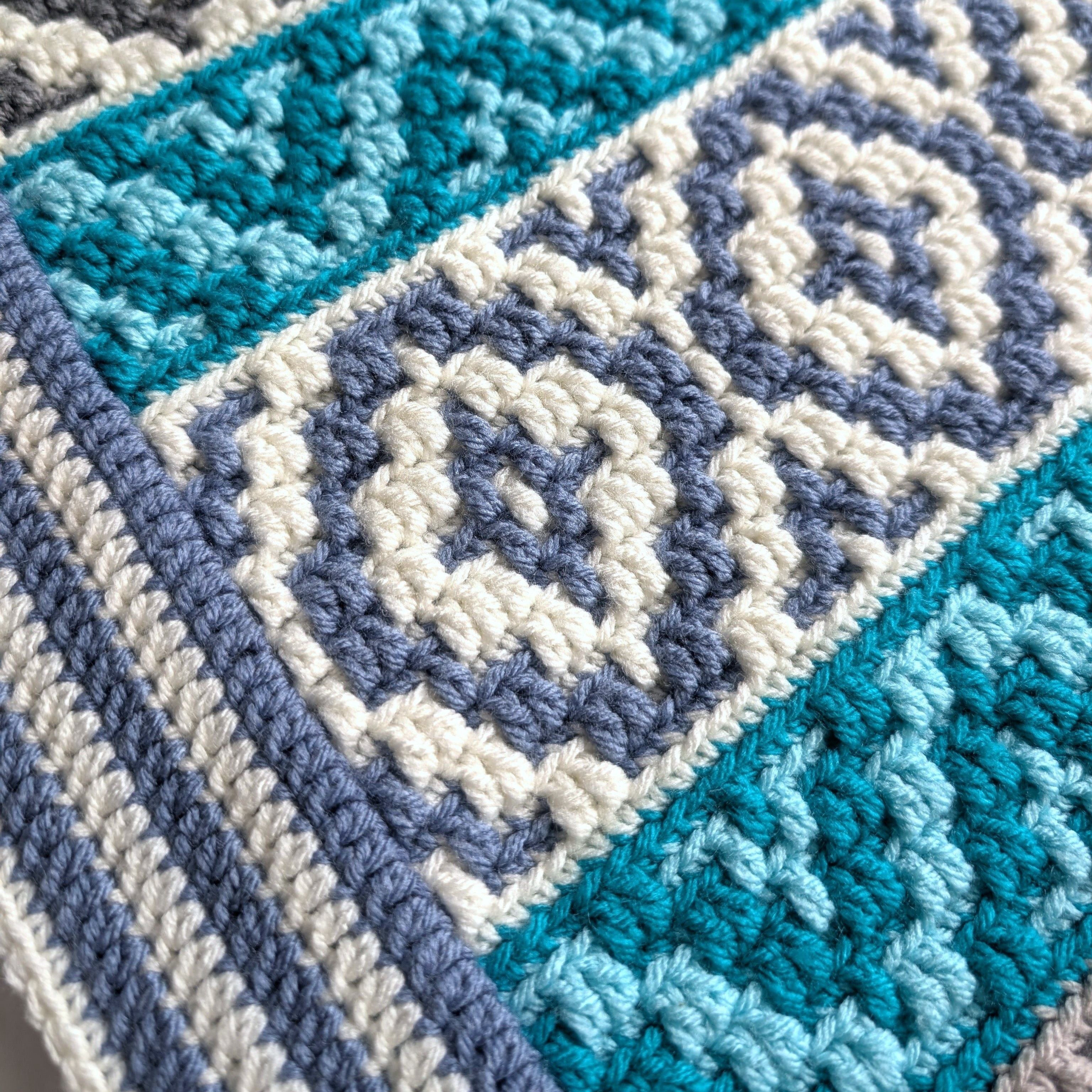 hobbii-ocean-kisses-decke-h-kelanleitung-mosaik-110x155 image 5
