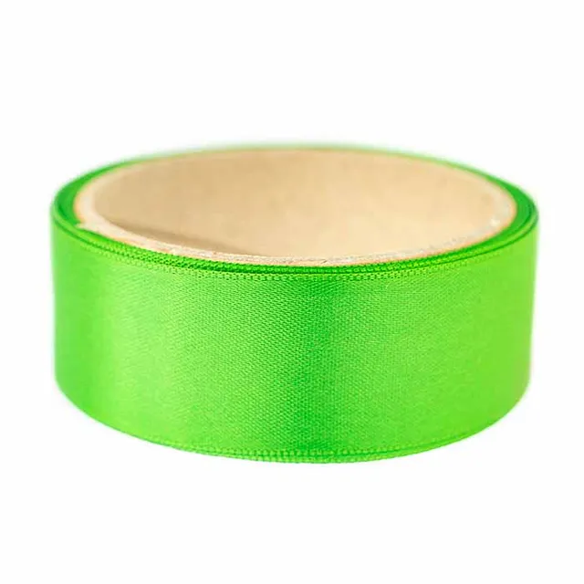 king-cole-haberdashery-satinband-smaragd-25mm-x-3m image 1