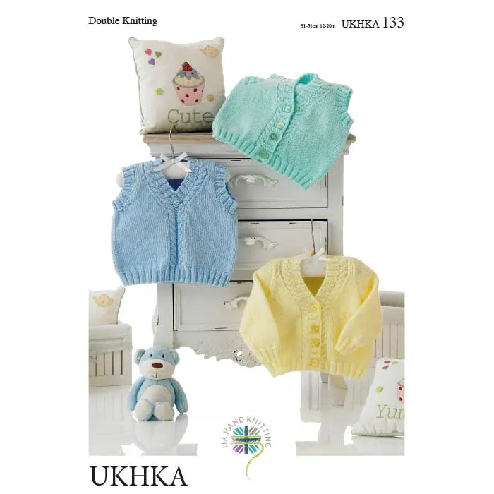 king-cole-patterns-ukhka-133-strickanleitung-weste-cardigan image 1