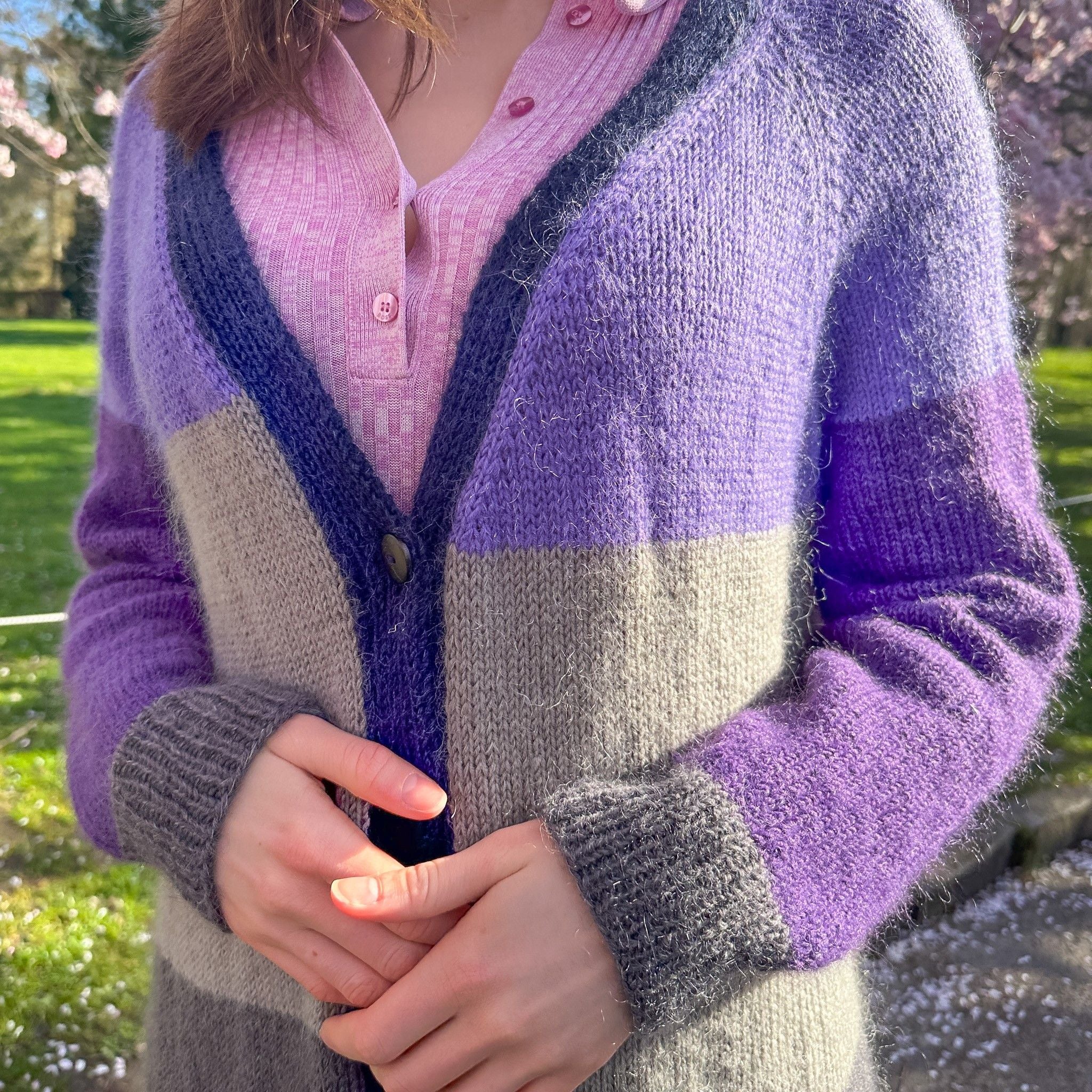 hobbii-brede-striber-cardigan-strickanleitung-pdf-streifen image 6