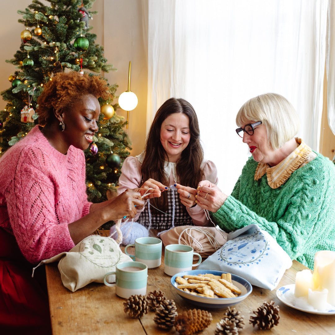 hobbii-moments-of-hygge-h-kel-adventskalender-2026-garnset image 3