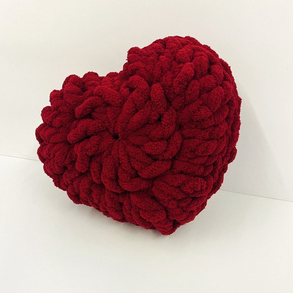 hobbii-anleitungen-love-pillow-kissen-rotes-herz-jumbo-garn image 5
