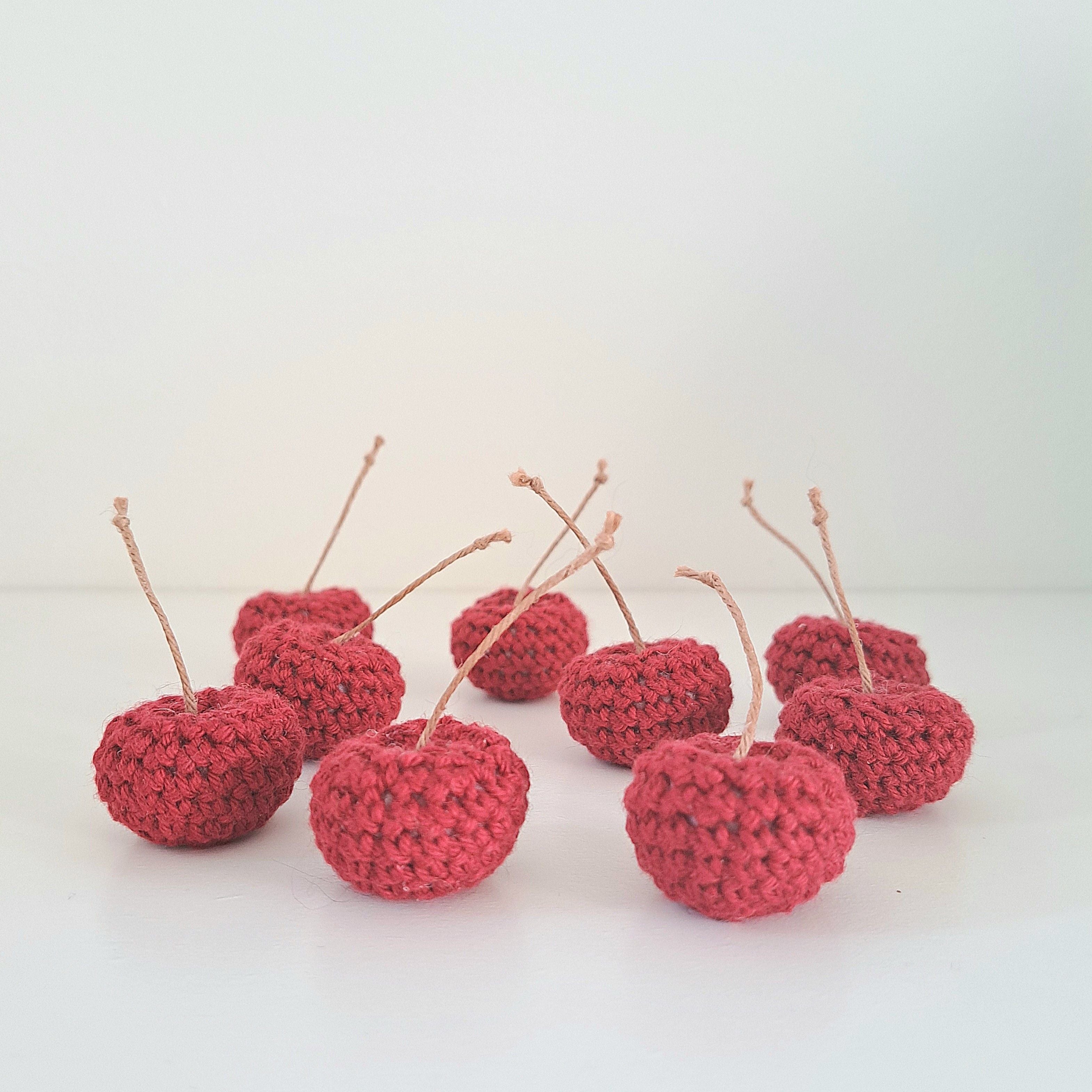 hobbii-cupcakes-mit-kirschen-h-kelanleitung-spielk-che-7-cm image 4