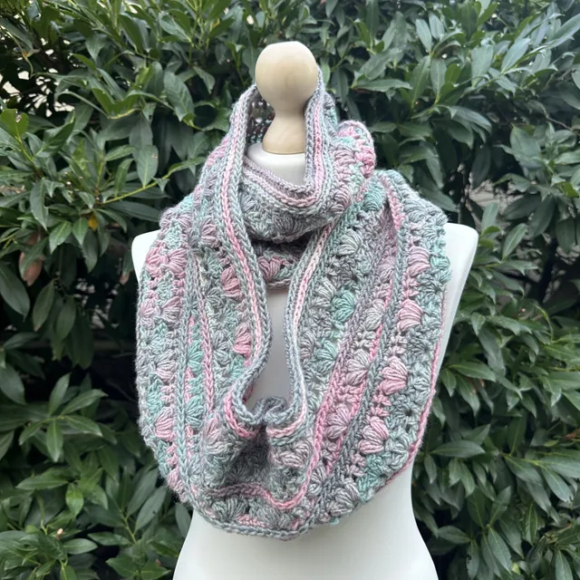 hobbii-amari-rundschal-strickanleitung-one-size image 1