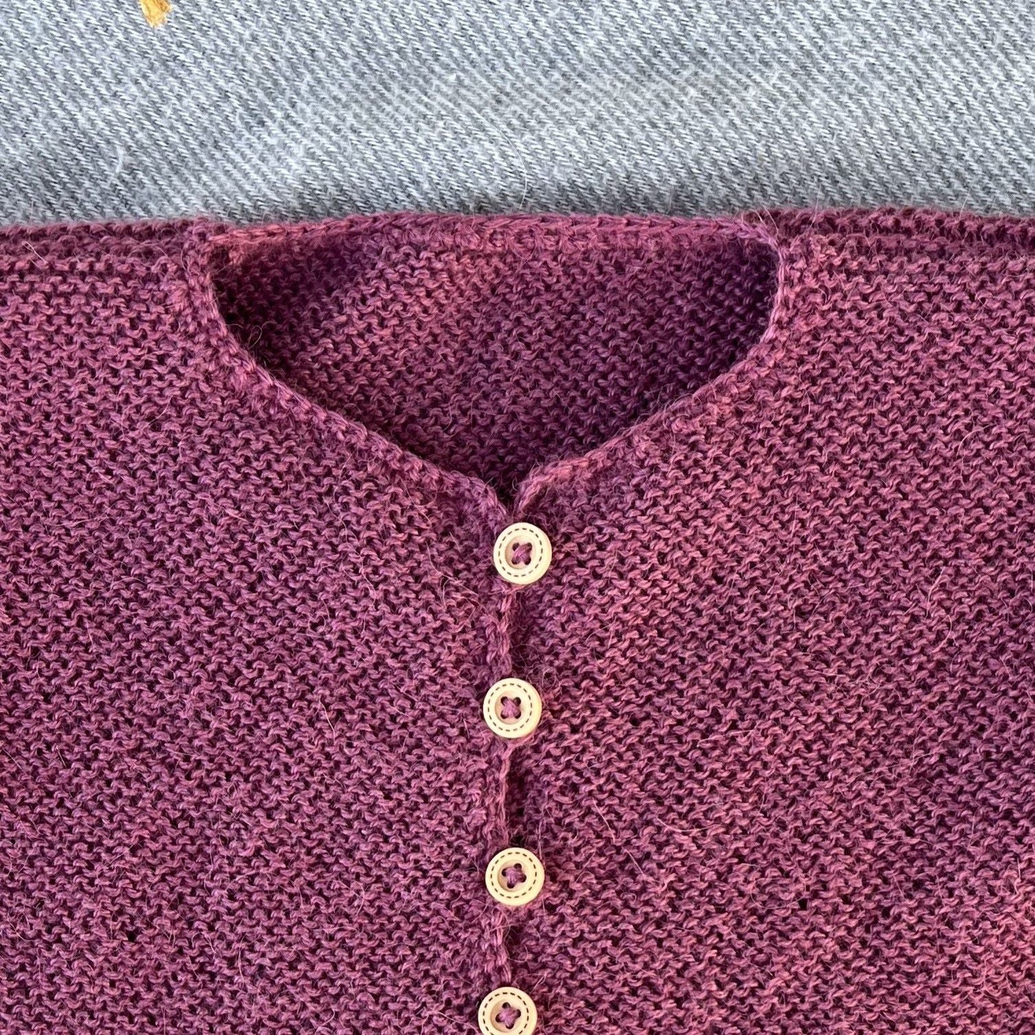 hobbii-anleitungen-lotta-li-baby-cardigan-strickanleitung-1-18m image 3