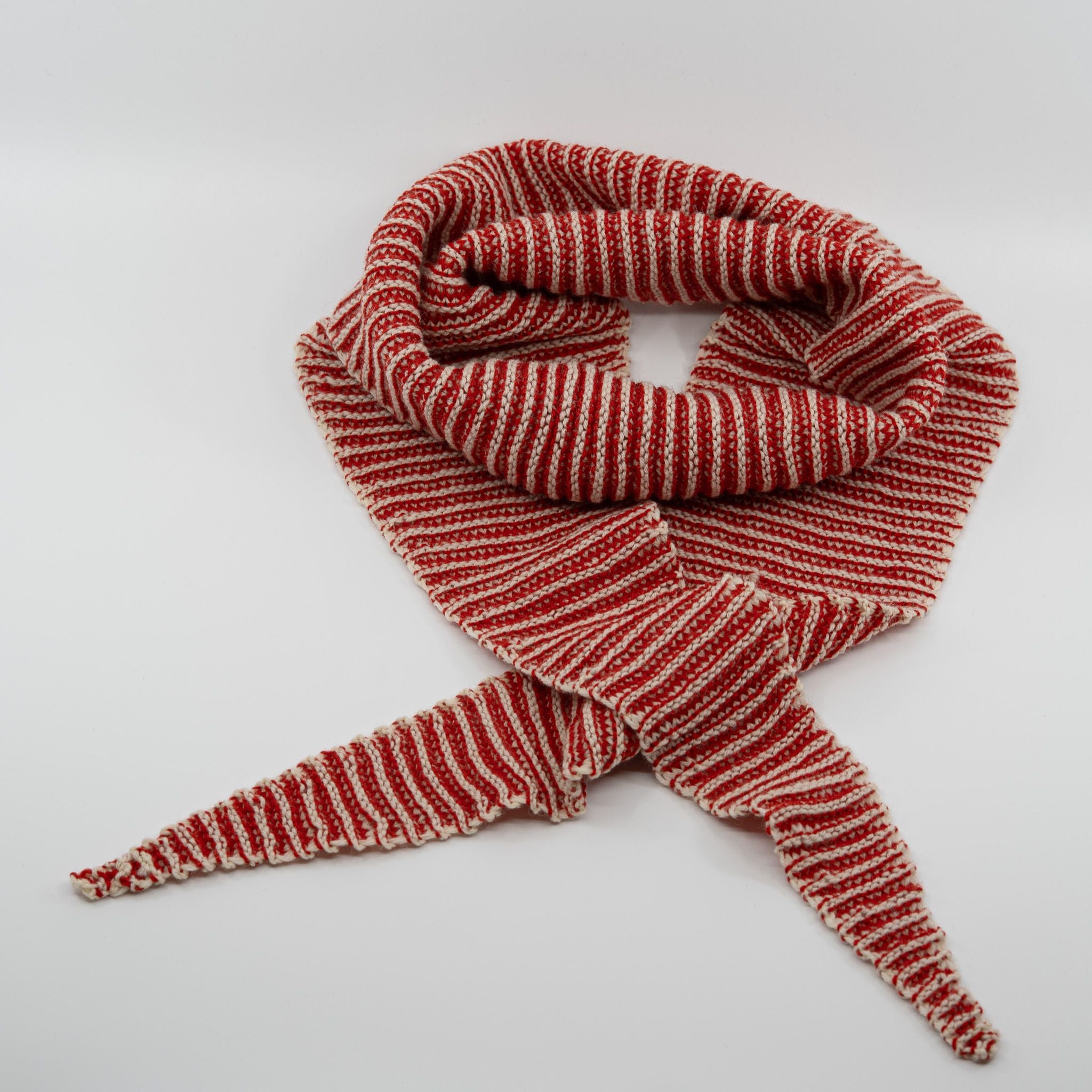 hobbii-anleitungen-little-sisters-scarf-schal-one-size-zweifarbig image 6
