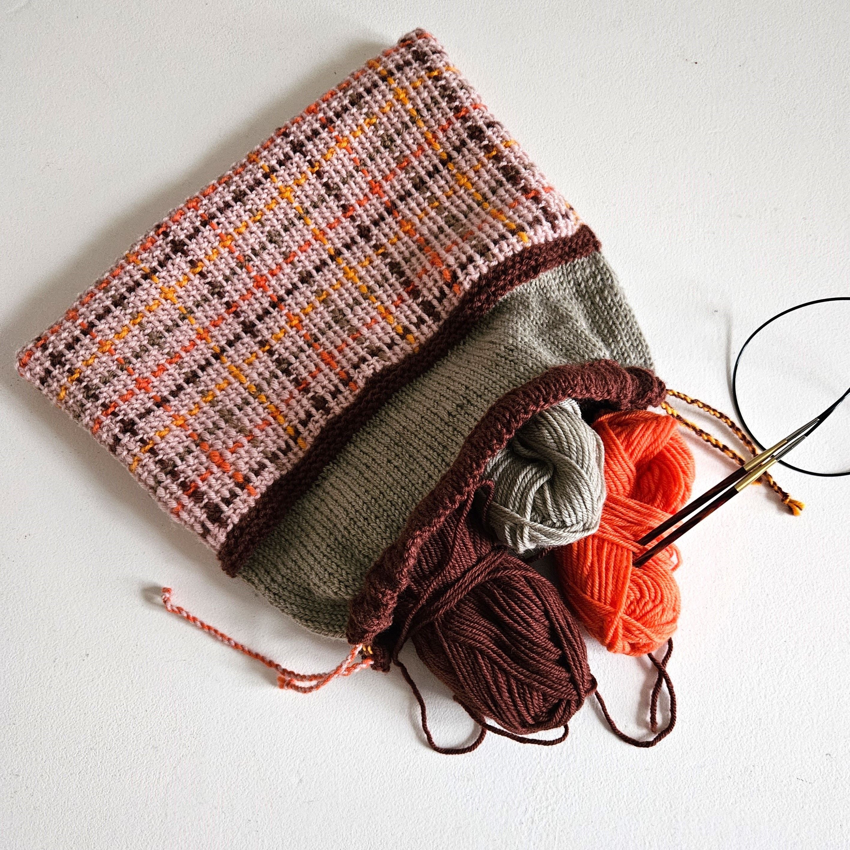 hobbii-tartan-projektbeutel-strickanleitung-one-size-32-cm image 1
