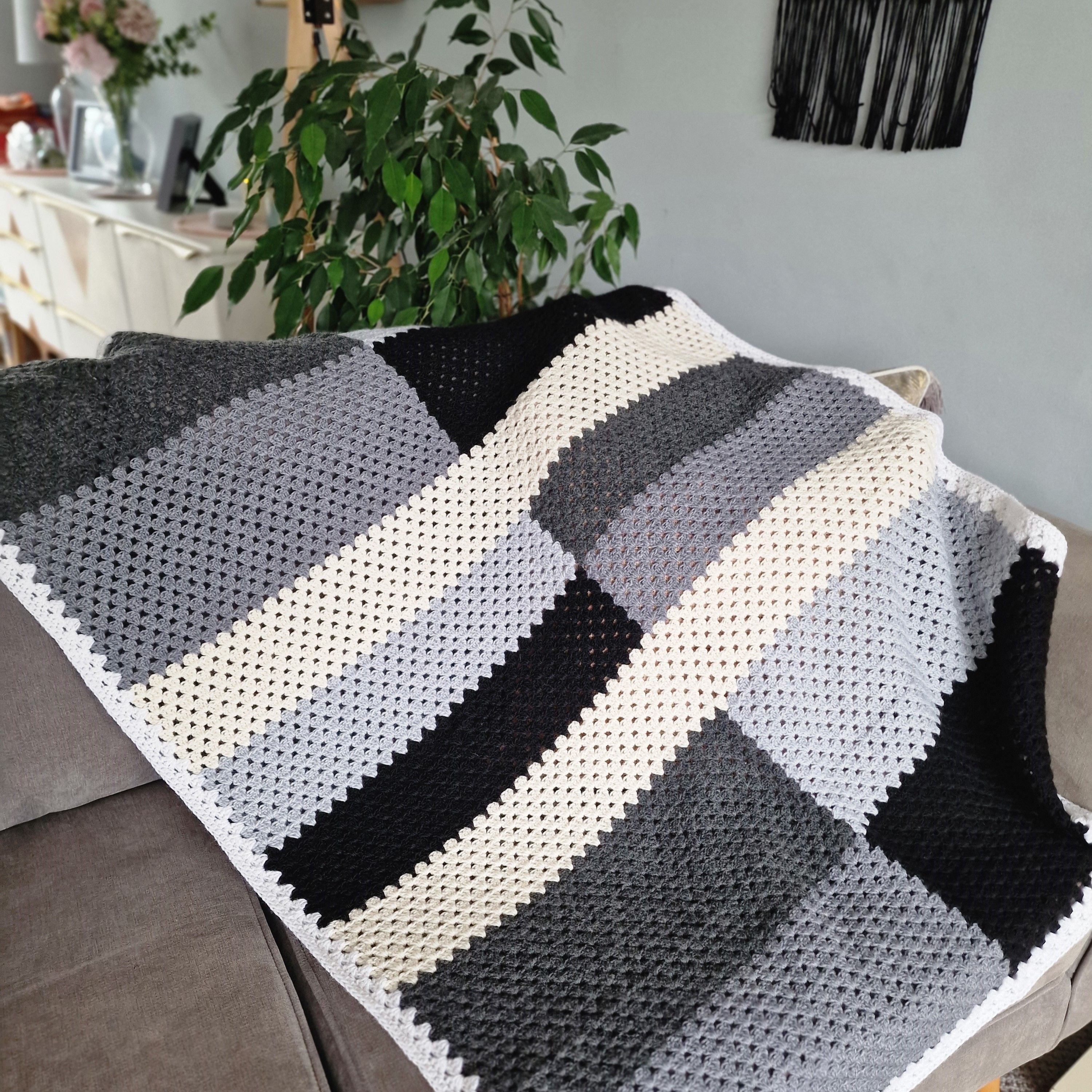 hobbii-anleitungen-granny-s-on-the-block-decke-h-kelanleitung image 4