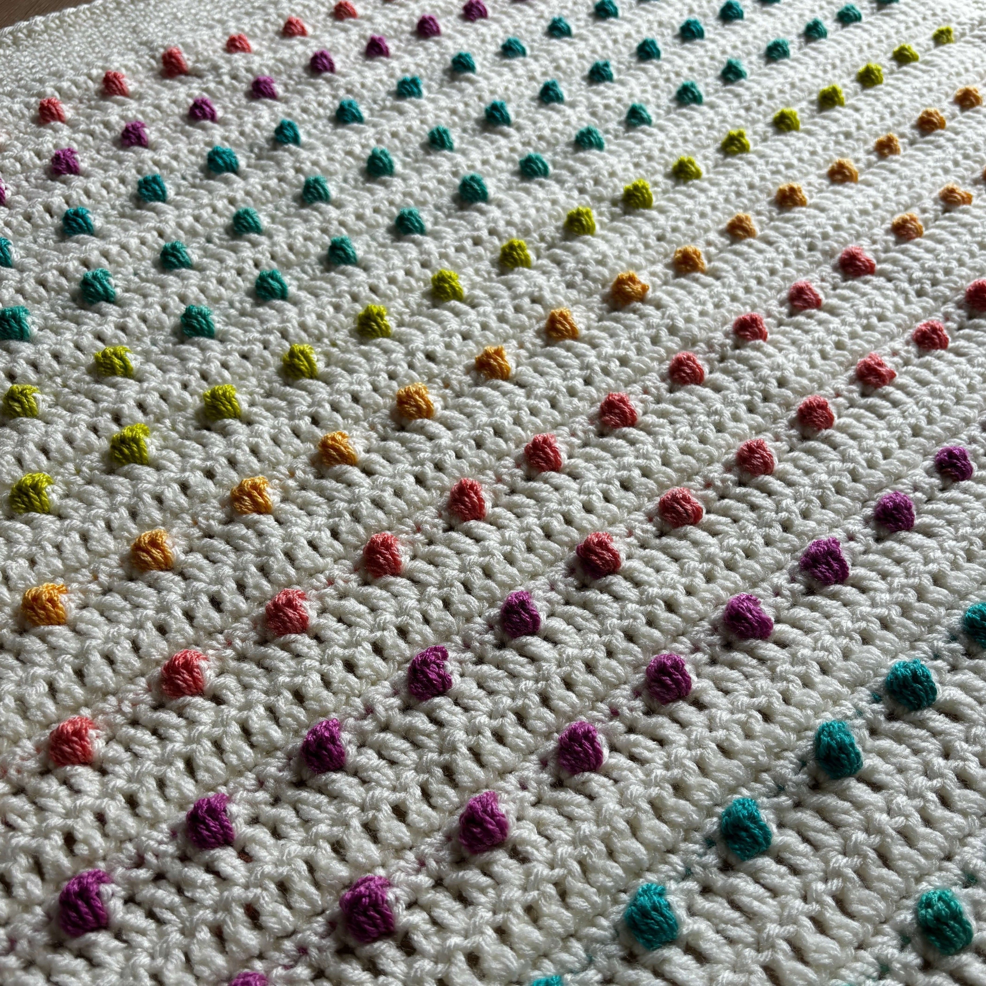 hobbii-dotty-bobble-decke-h-kelanleitung-83x110-cm-noppen image 4