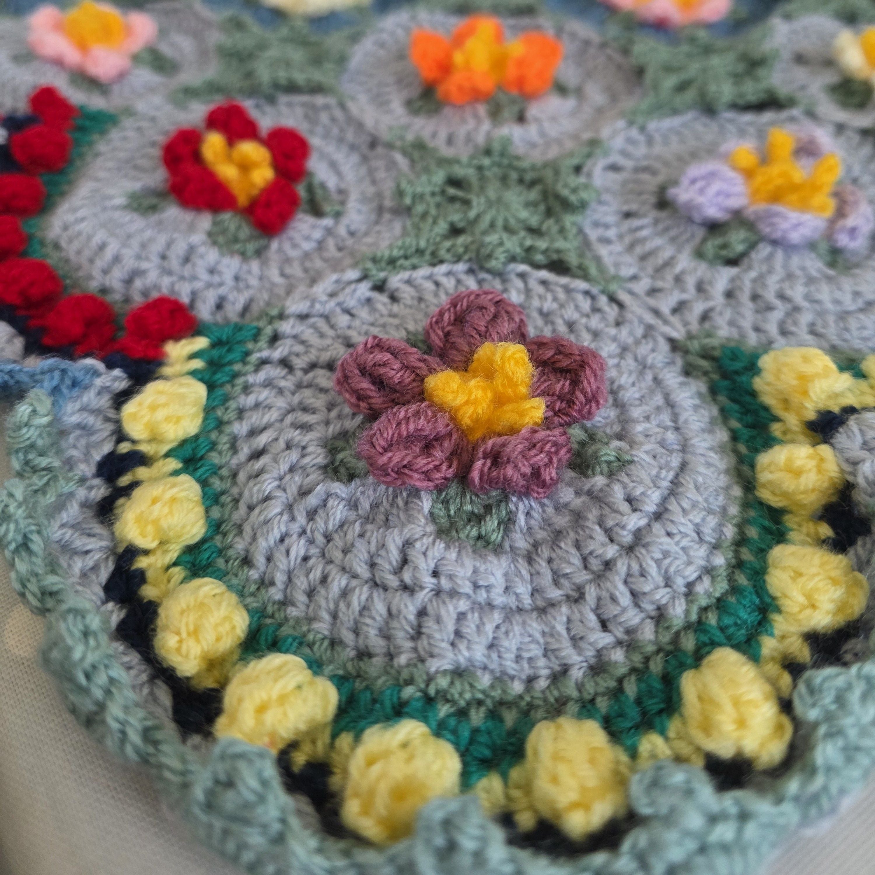 hobbii-anleitungen-macaroon-blossom-blanket-h-keldecke-one-size image 6