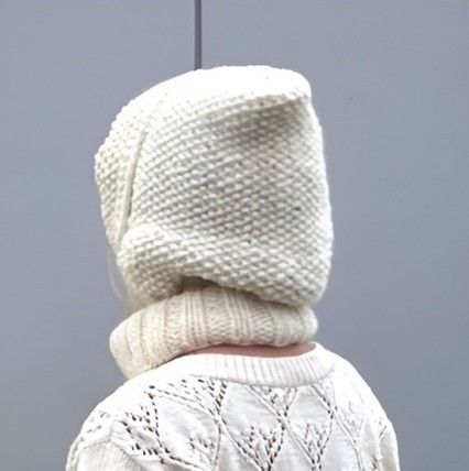hobbii-frosty-kapuzenm-tze-strickanleitung-pdf-perlmuster image 2