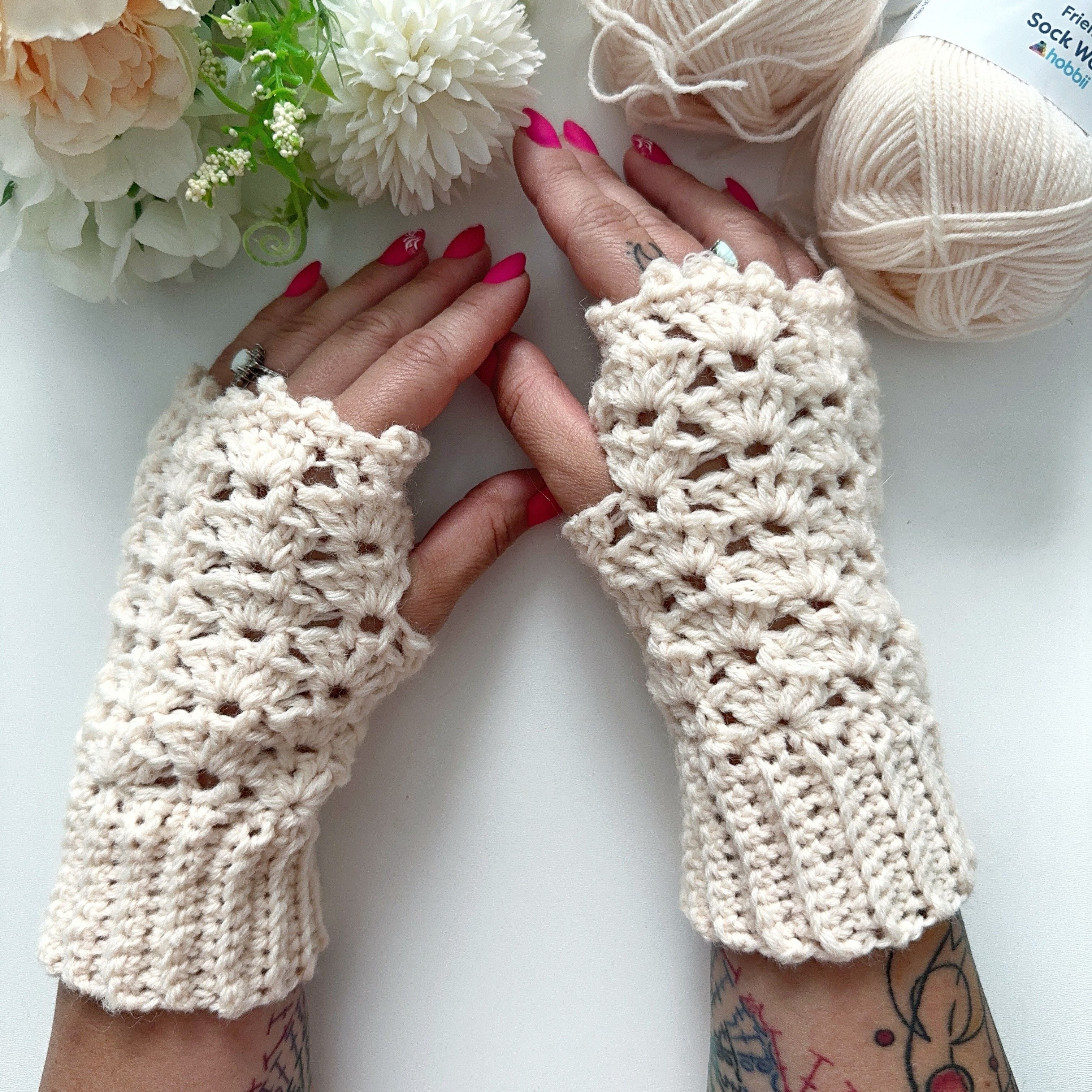 hobbii-anleitungen-icy-thistle-fingerlose-handschuhe-s-m image 1