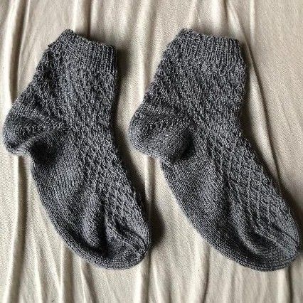 hobbii-anleitungen-be-square-socken-strickanleitung-pdf-karo image 4