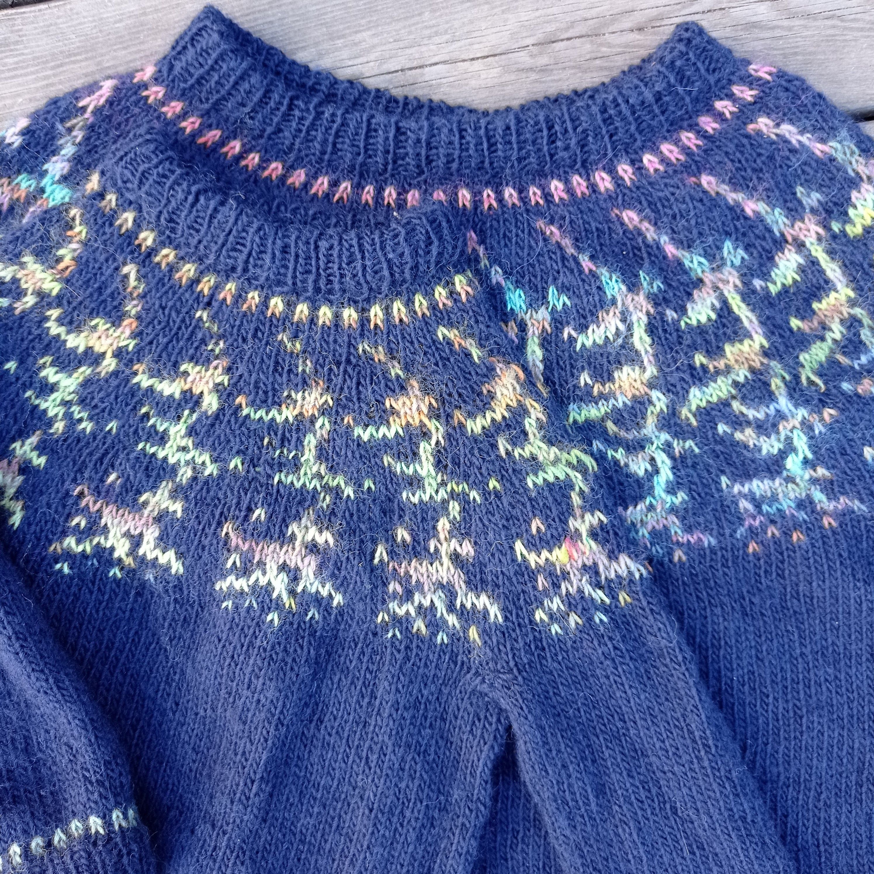 hobbii-cynara-strickanleitung-pullover-winter-glow-gr-m image 3