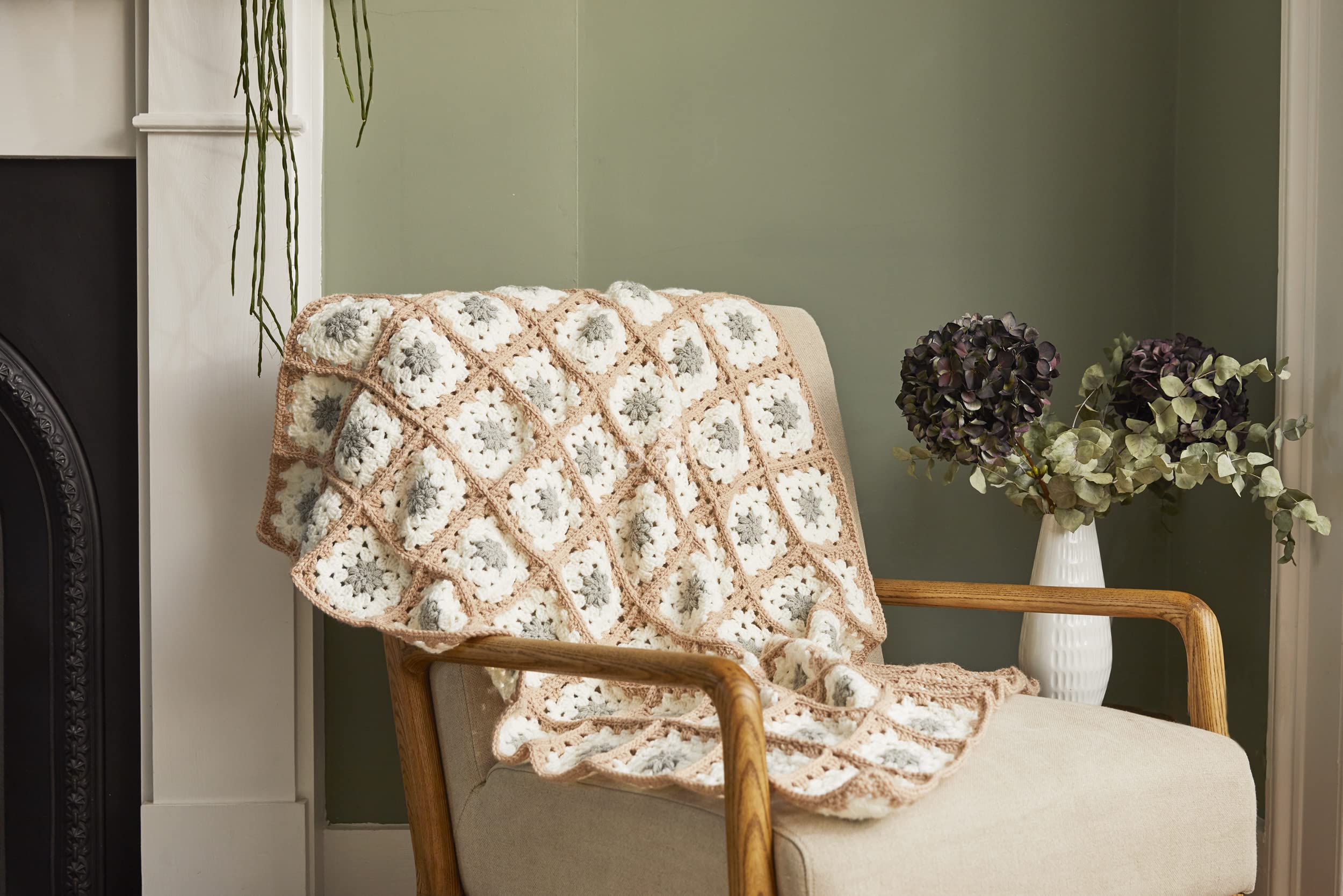 dmc-gift-of-stitch-omas-quadrat-decke-h-kelset-neutral image 7