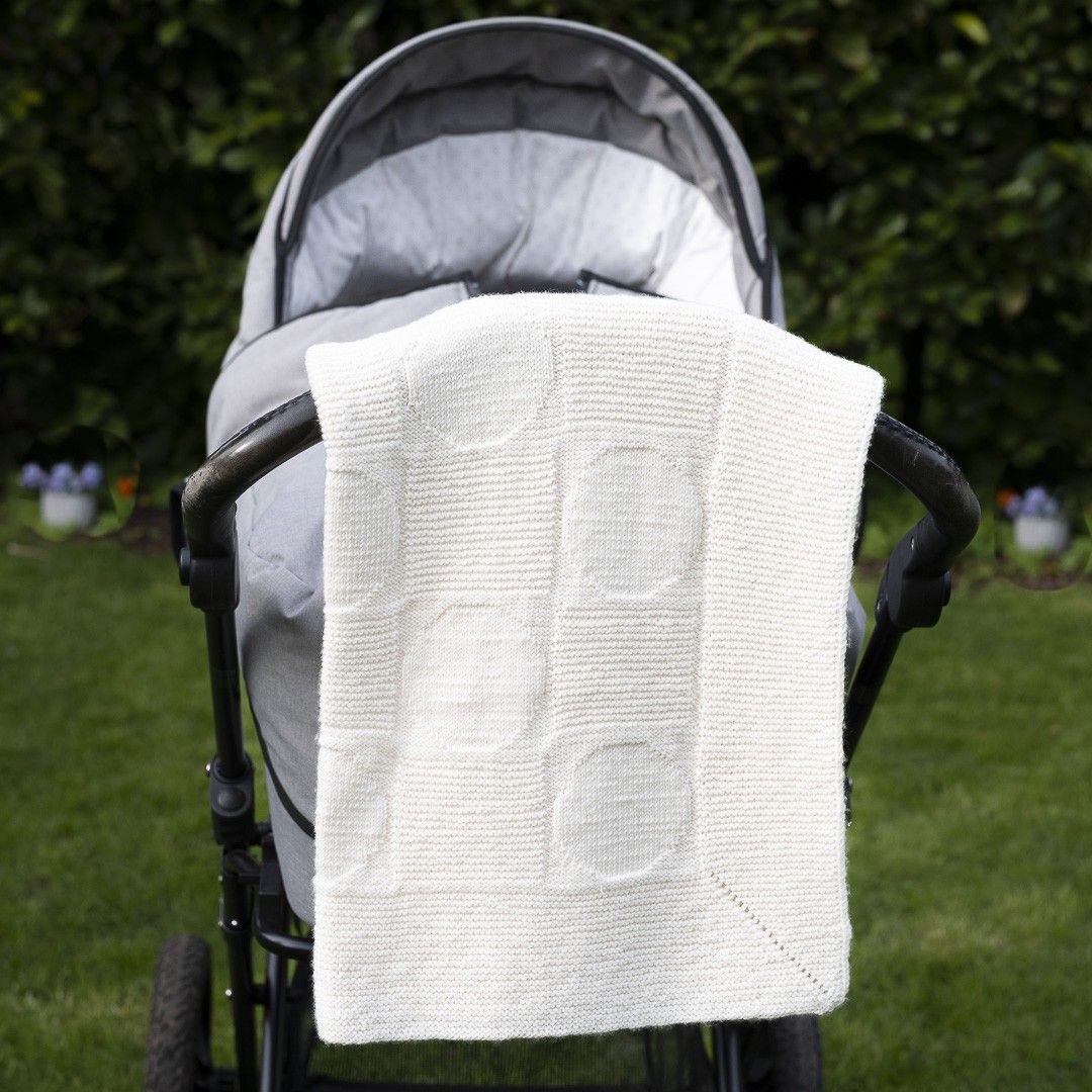 hobbii-dots-strickanleitung-babydecke-81x65-einheitsgr-e image 1