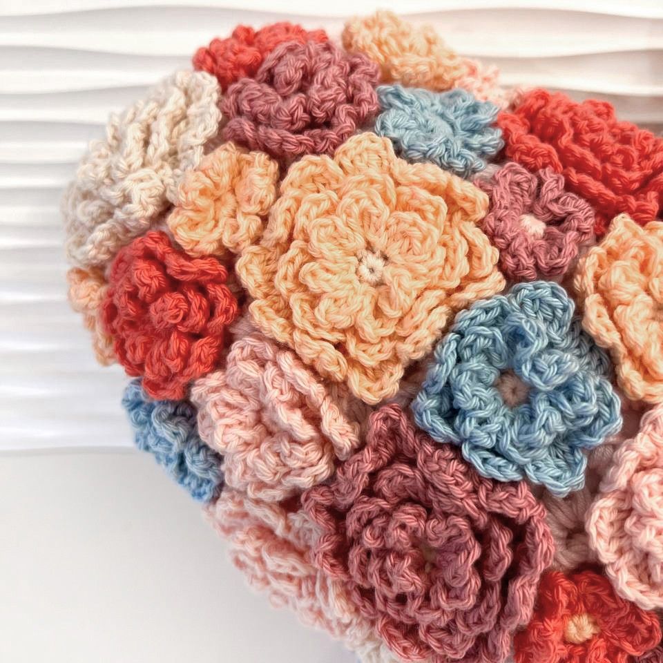 hobbii-blooming-heart-h-kelanleitung-herzkissen-bl-ten image 5