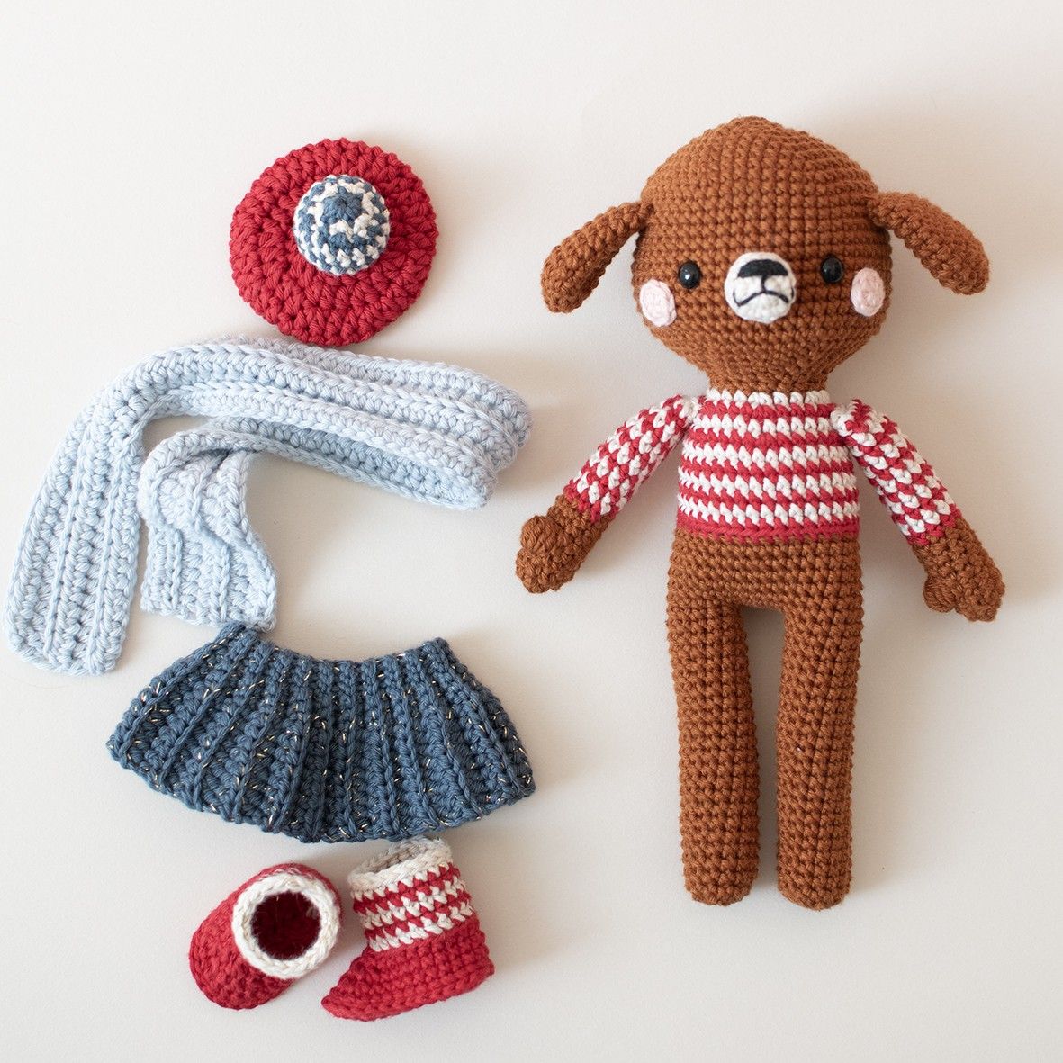 hobbii-madeleine-dog-h-kelset-hund-24-cm-mit-zubeh-r image 3