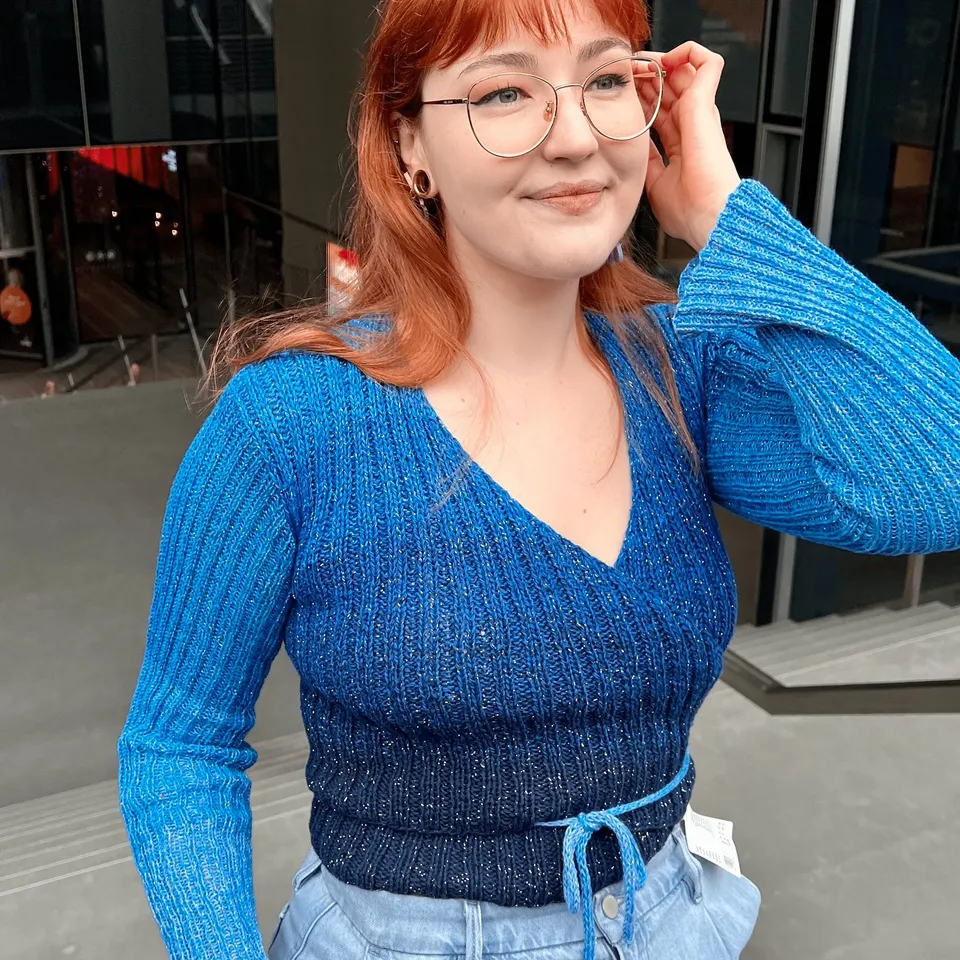 hobbii-summer-night-top-strickanleitung-wickeltop image 1