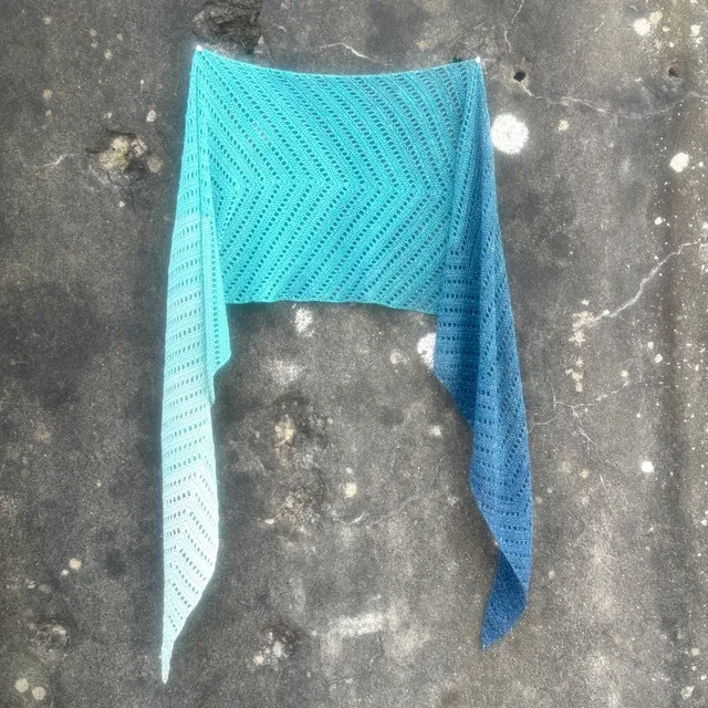 hobbii-anleitungen-a-mermaid-s-tail-schal-h-kelanleitung image 1