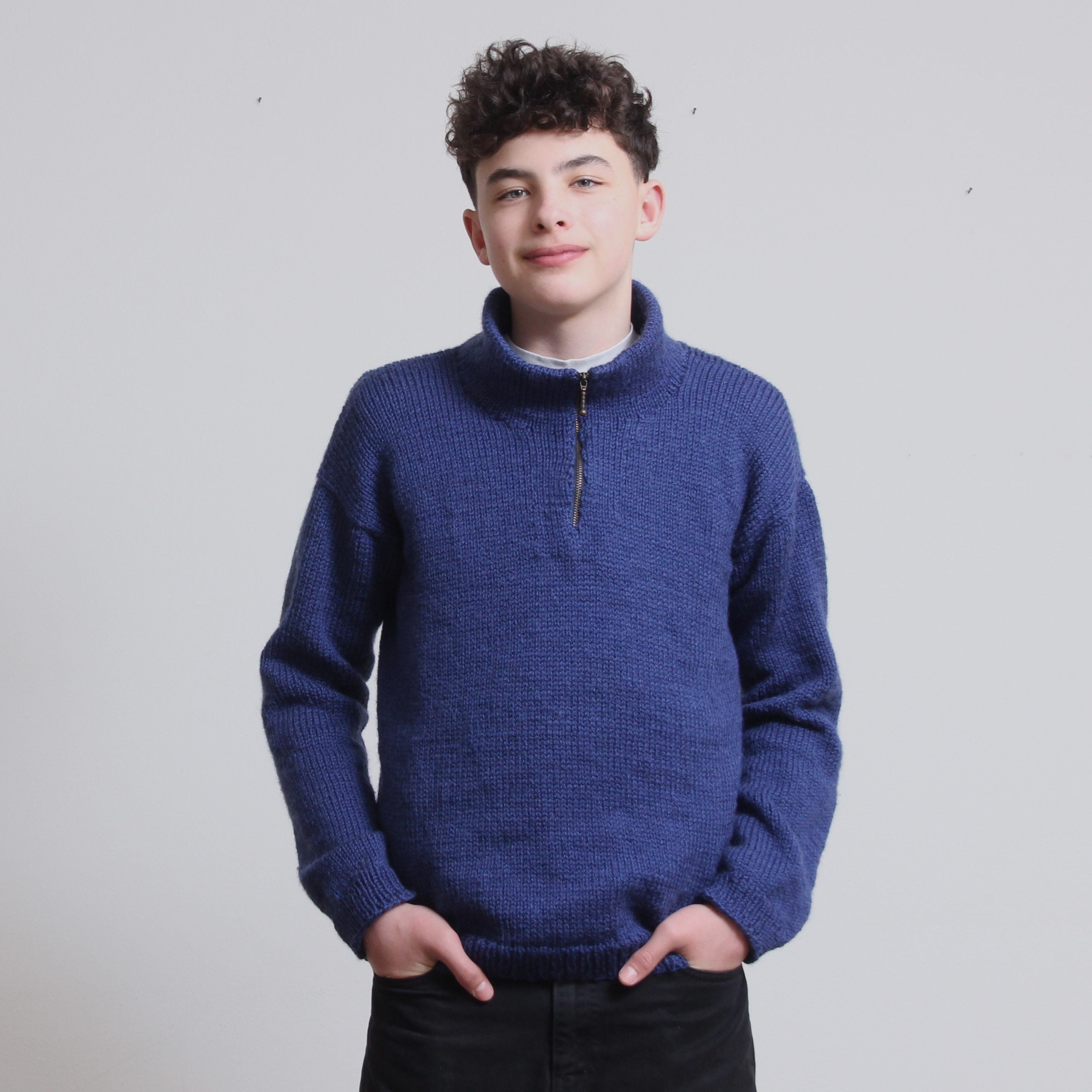 hobbii-anleitungen-willi-pullover-strickanleitung-mit-rei-verschluss image 2