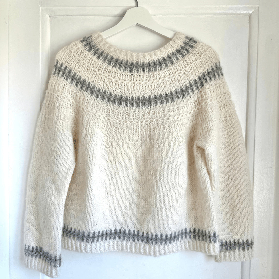 hobbii-nordic-breeze-pullover-strickanleitung-s-top-down-rundpasse image 4