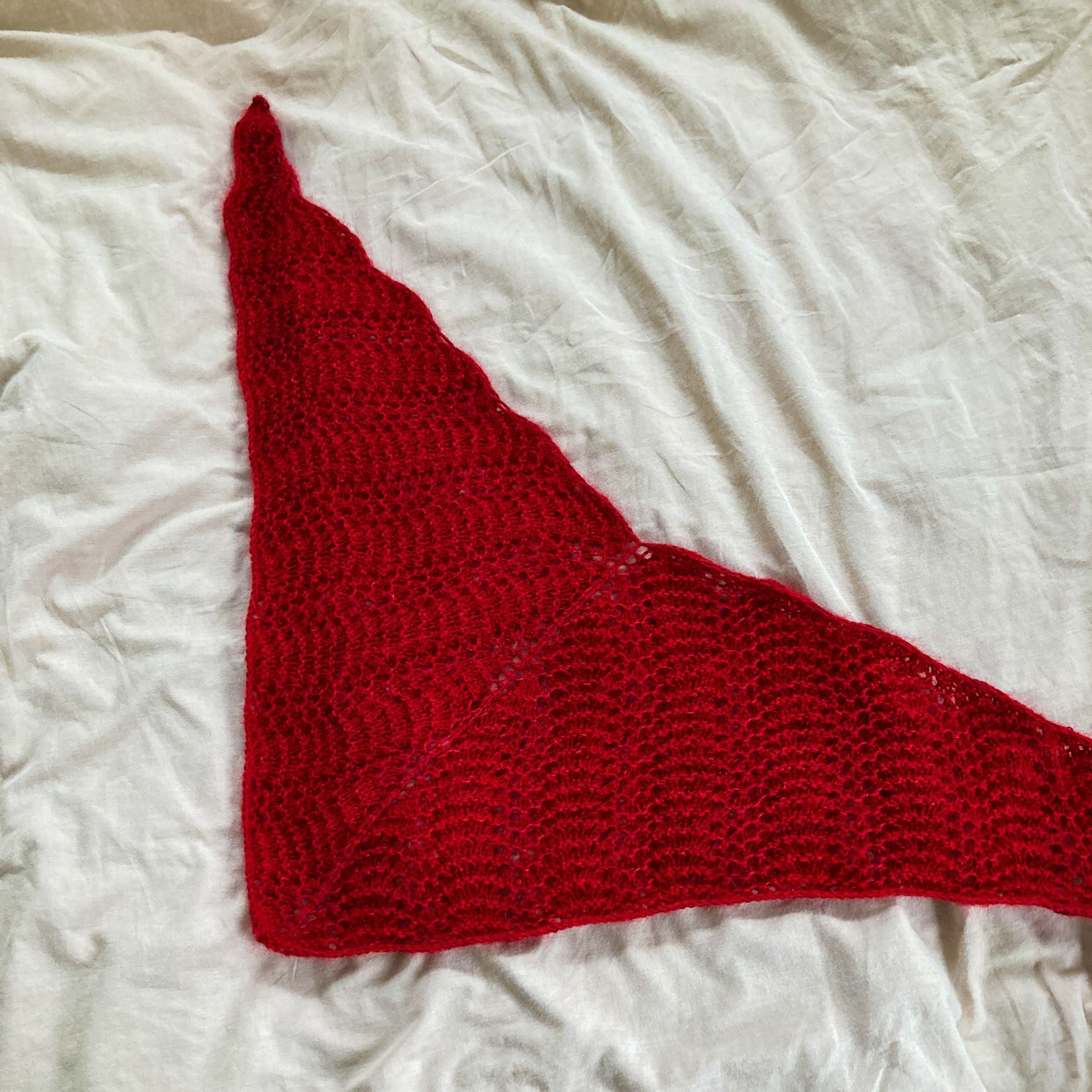 hobbii-anleitungen-riverbank-ripple-tuch-strickanleitung-wellenmuster image 1