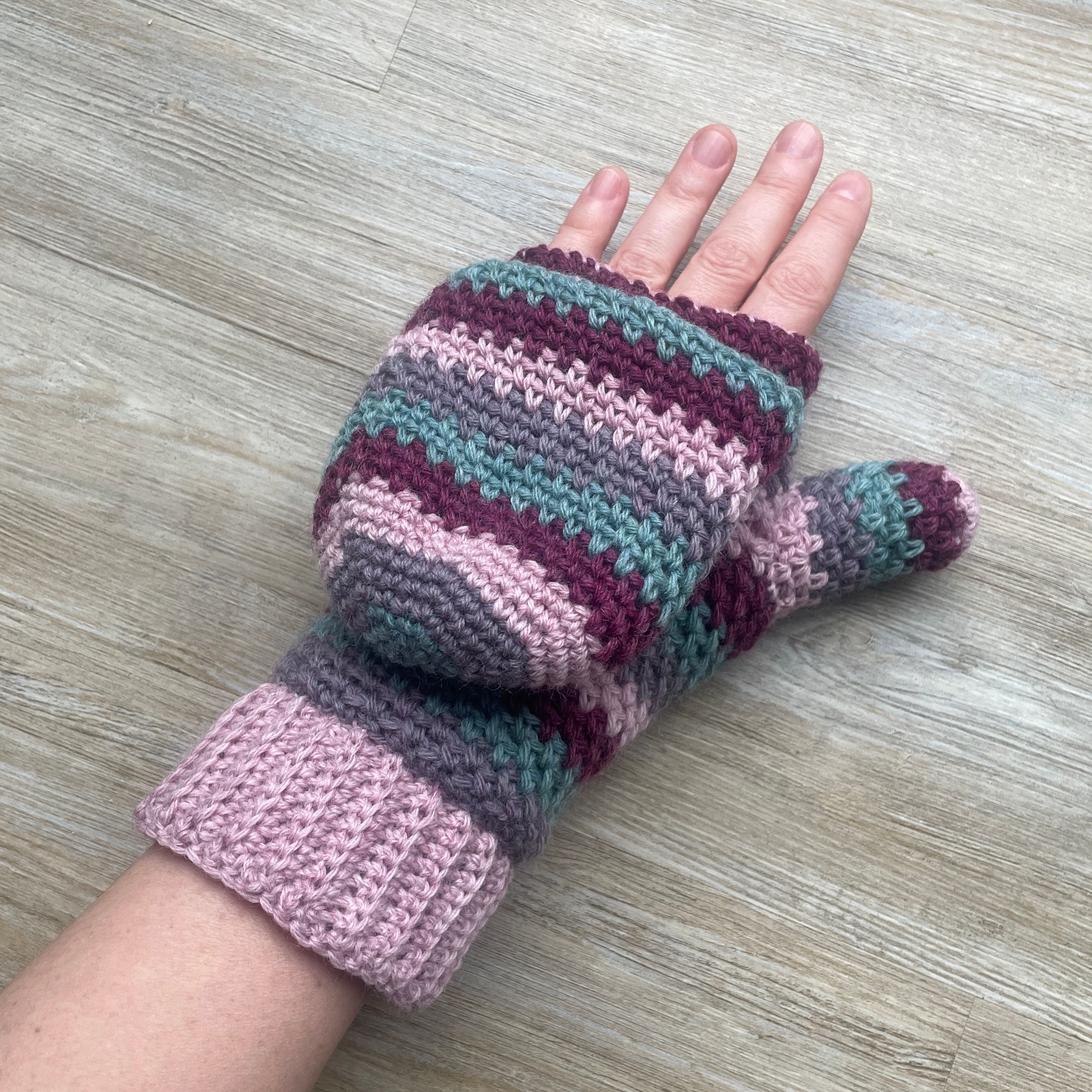 hobbii-anleitungen-andrea-handschuhe-strickanleitung-s-m-l-klappe image 6