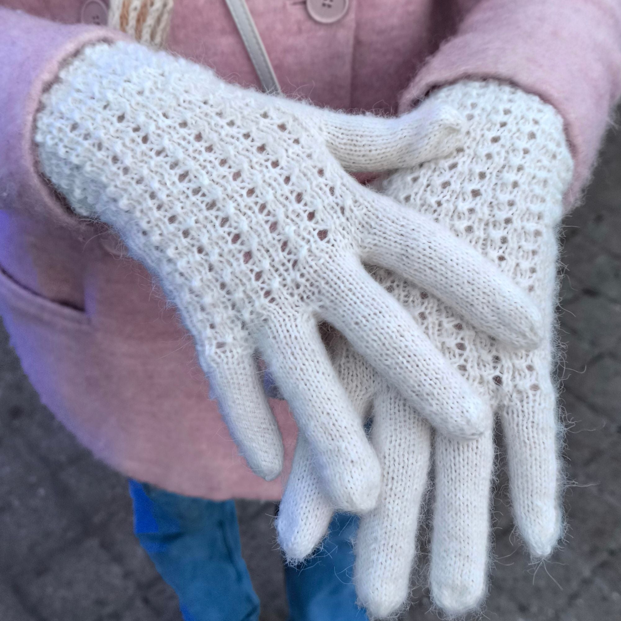 hobbii-snow-gloves-handschuhe-strickanleitung-pdf-s-m-m-l image 1