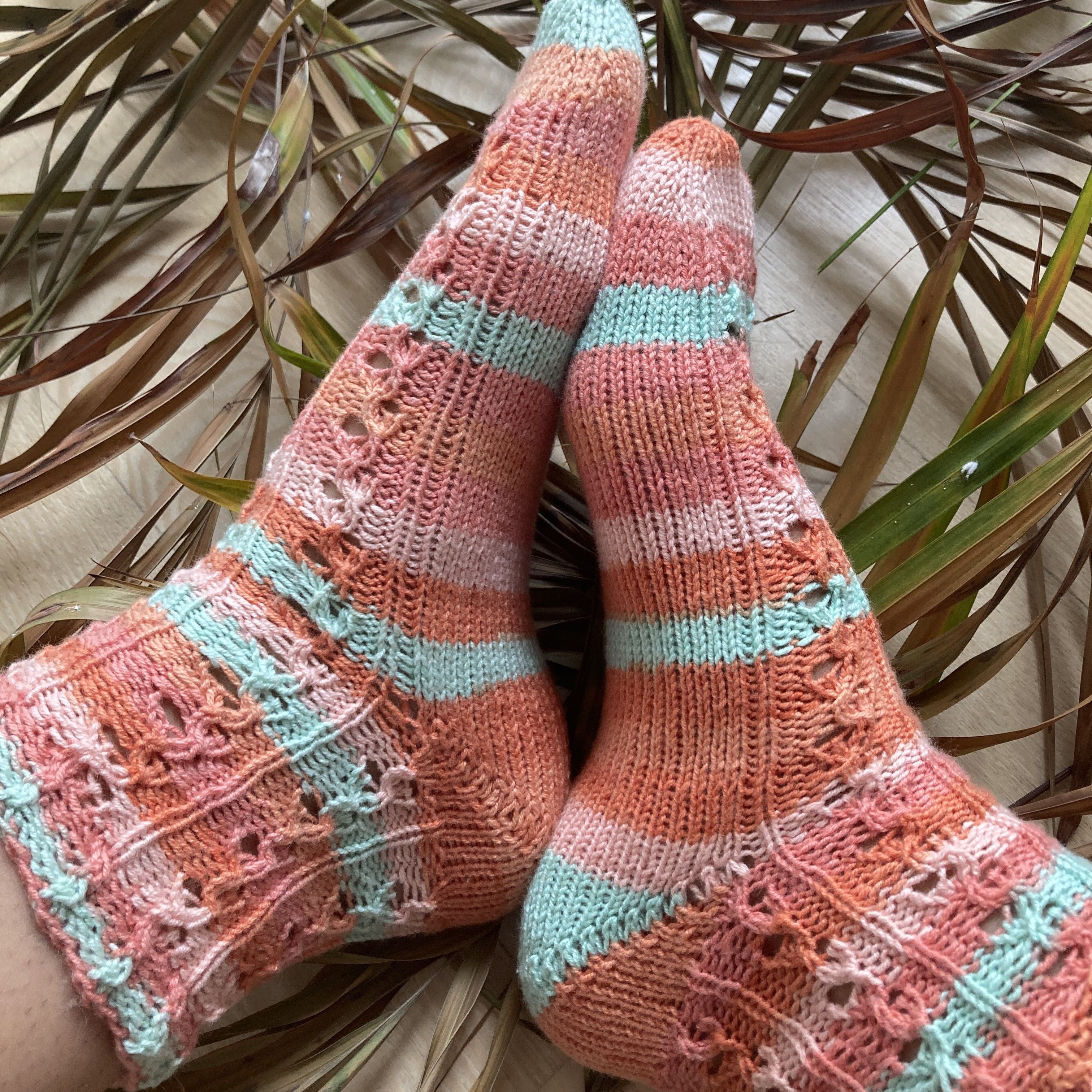hobbii-golden-harvest-socken-strickanleitung-pdf-eu-36-43 image 2