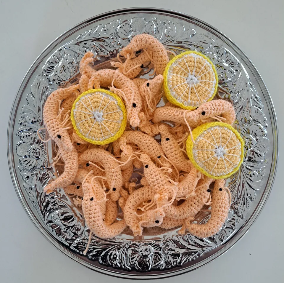 hobbii-anleitungen-shrimps-und-zitronen-h-kelanleitung-spielk-che image 1