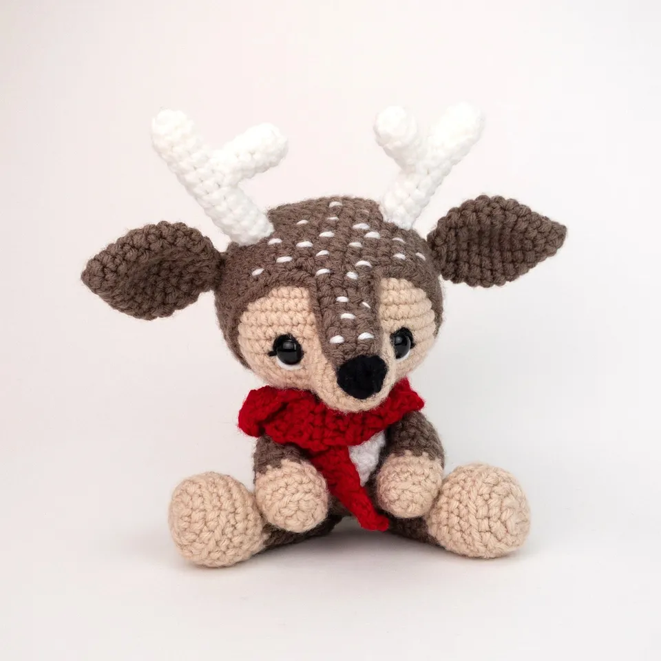 hobbii-anleitungen-rentier-devin-h-kelanleitung-amigurumi-pdf image 1