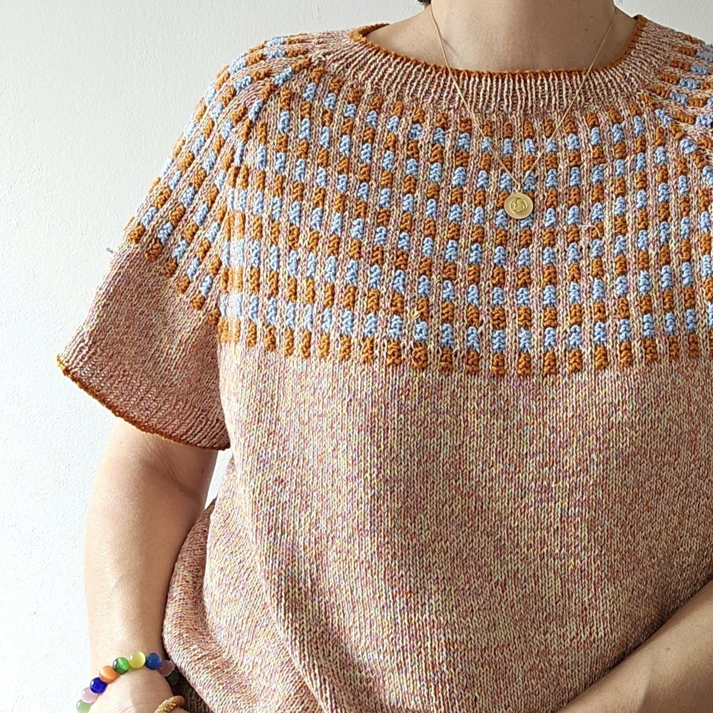 hobbii-sommer-i-byen-t-shirt-strickanleitung-pdf-passe image 4