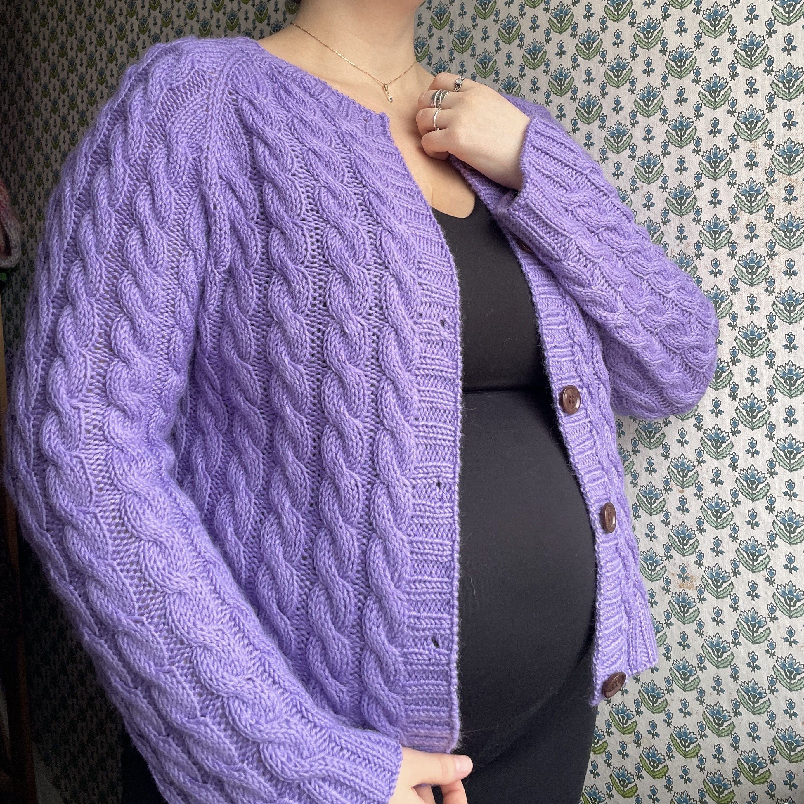 hobbii-anleitungen-easy-cable-cardigan-strickanleitung-zopf-xs-4xl image 3