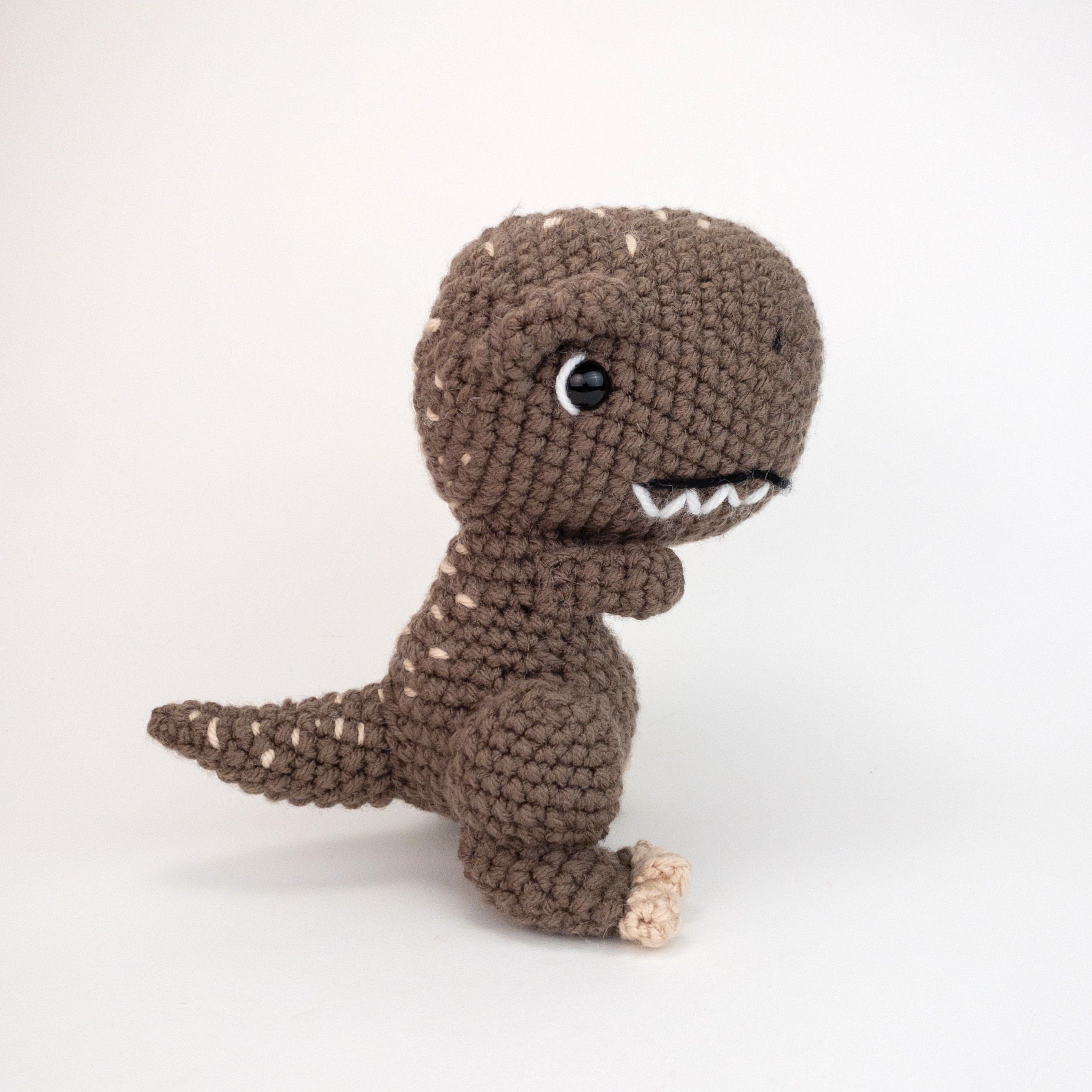 hobbii-anleitungen-troy-der-t-rex-h-kelanleitung-one-size image 1