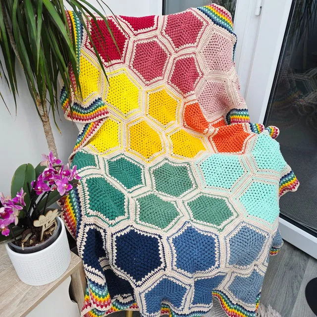 hobbii-groovy-babydecke-h-kelanleitung-waben-103x139-cm image 1