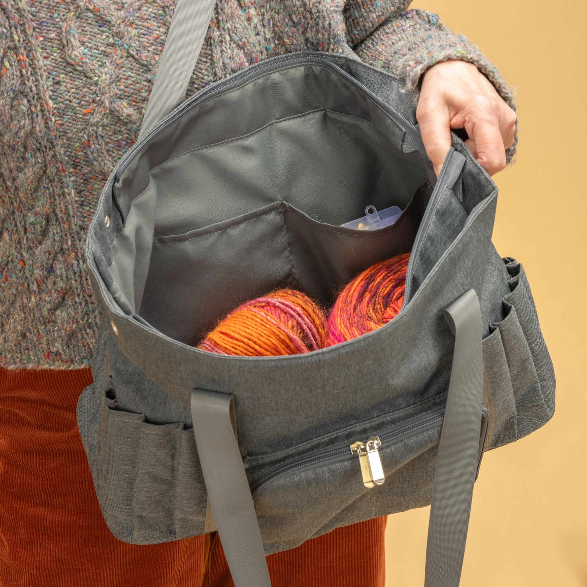 hobbii-handarbeitstasche-to-go-stricktasche-petroleum image 5