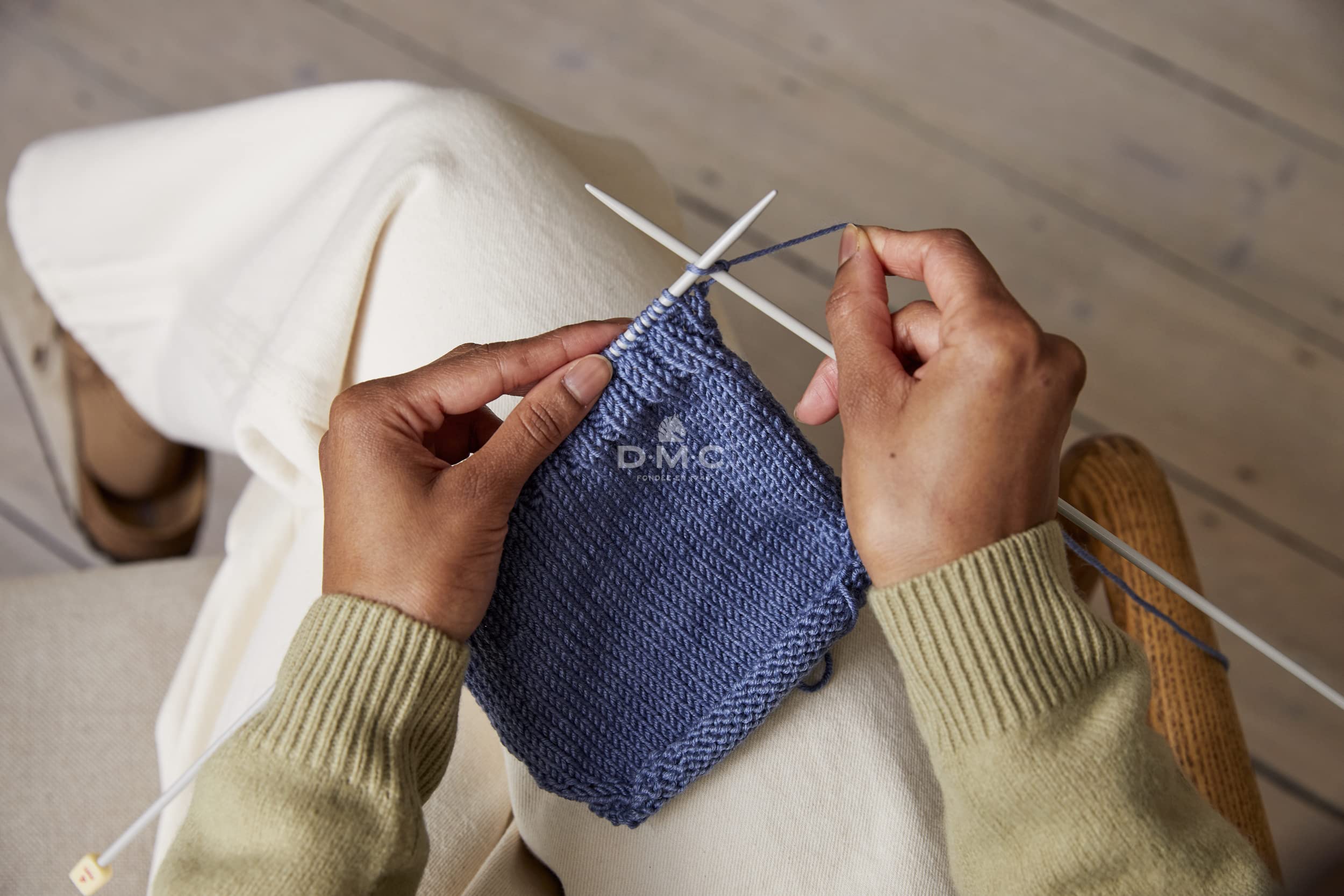 dmc-gift-of-stitch-strickset-baby-strampler-merinowolle-3-gr-en image 4