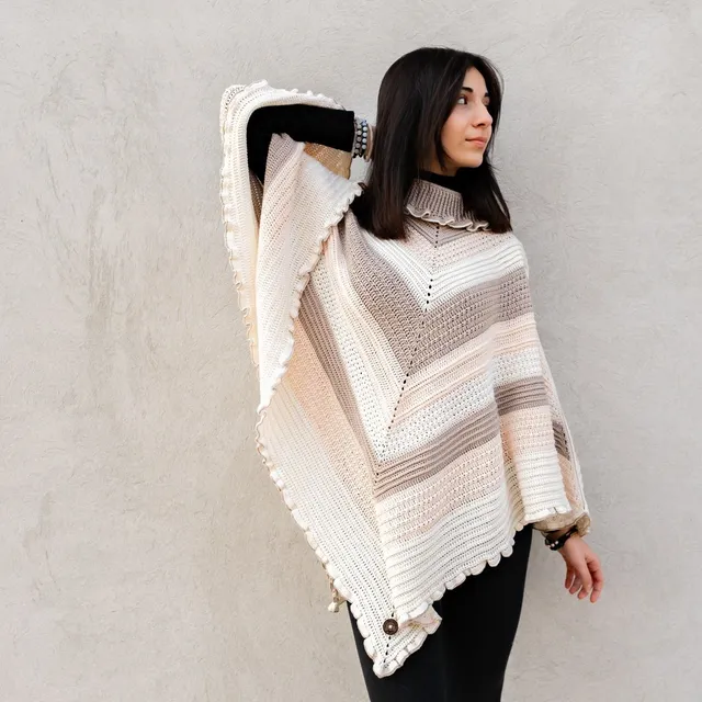 hobbii-ophelia-poncho-h-kelanleitung-one-size-farbverlauf image 1