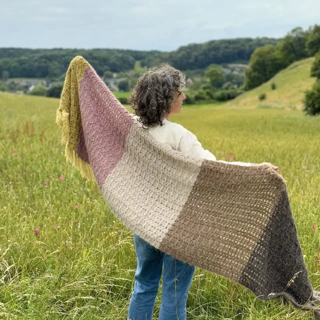 hobbii-anleitungen-suri-schal-h-kelanleitung-one-size-warm image 1