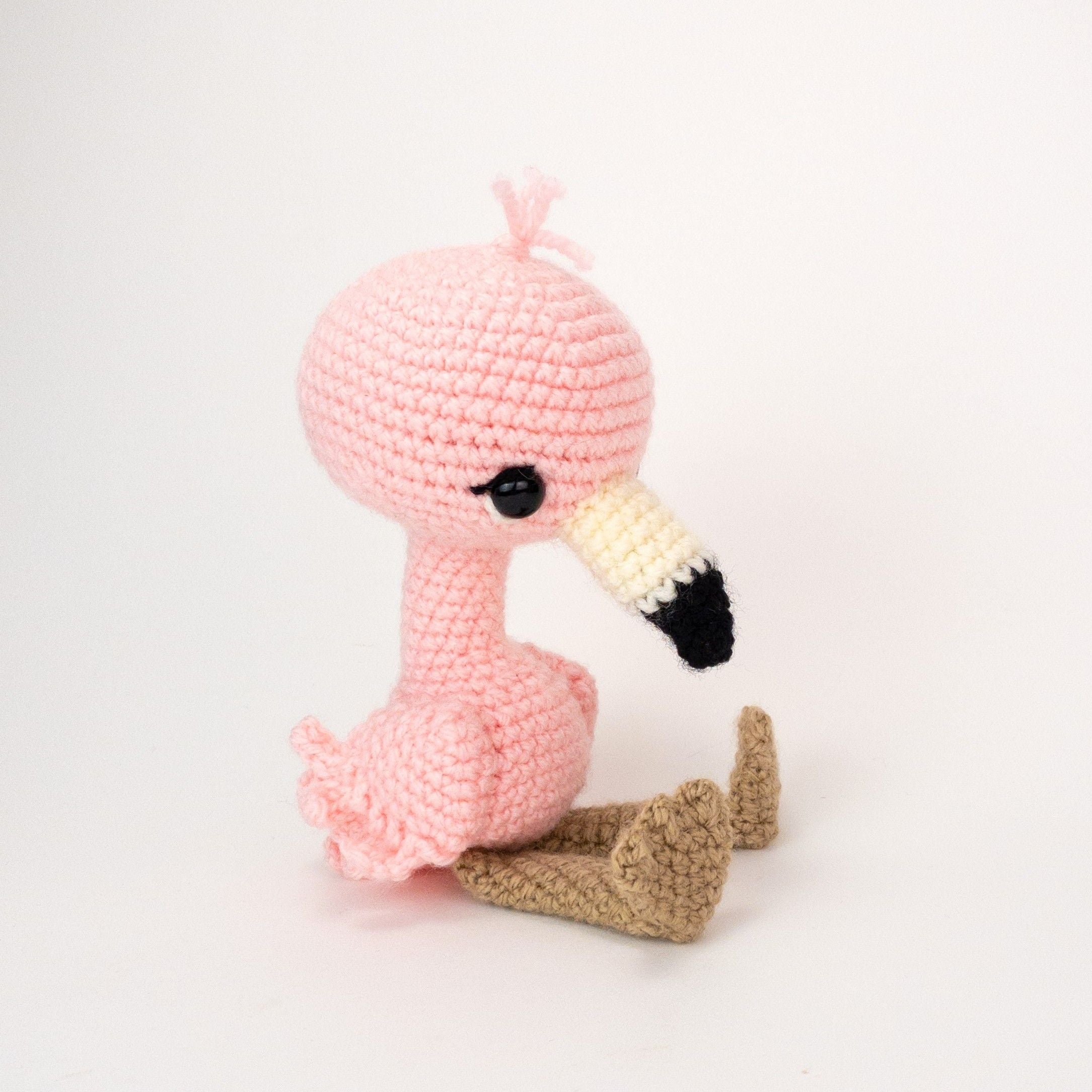hobbii-anleitungen-flossie-der-flamingo-h-kelanleitung-pdf-amigurumi image 2